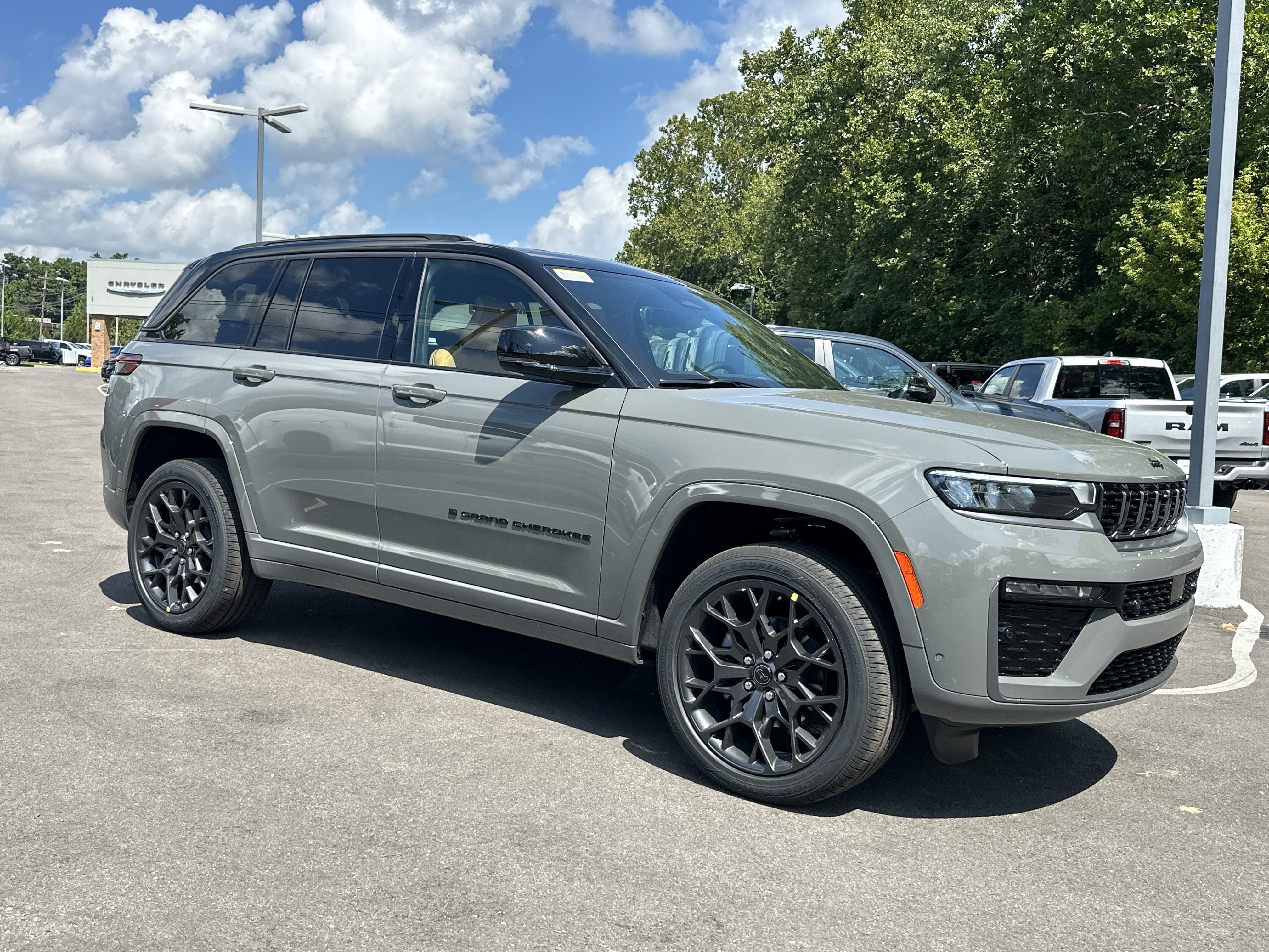 2027 Jeep Grand Cherokee Summit