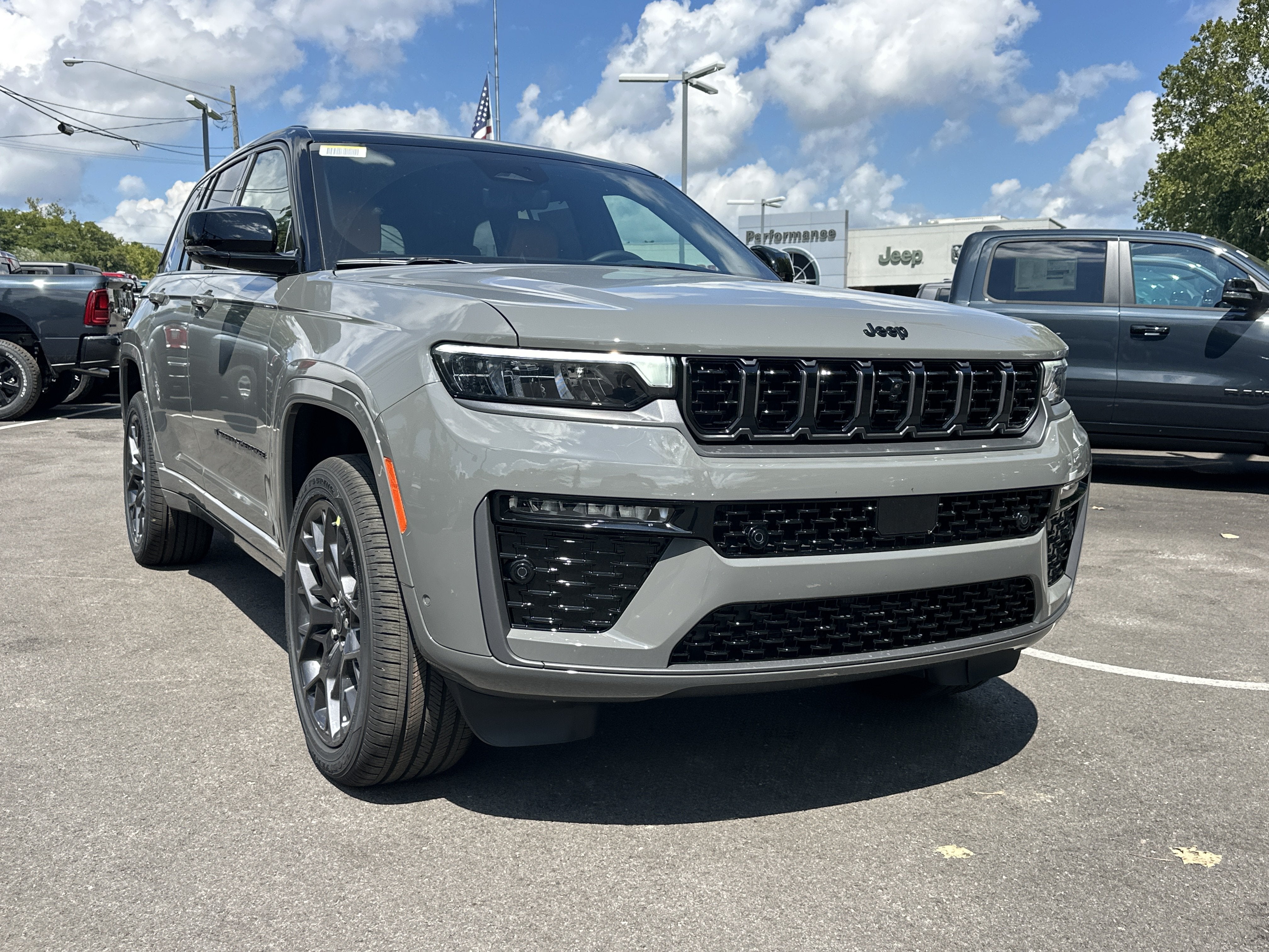 2027 Jeep Grand Cherokee Summit