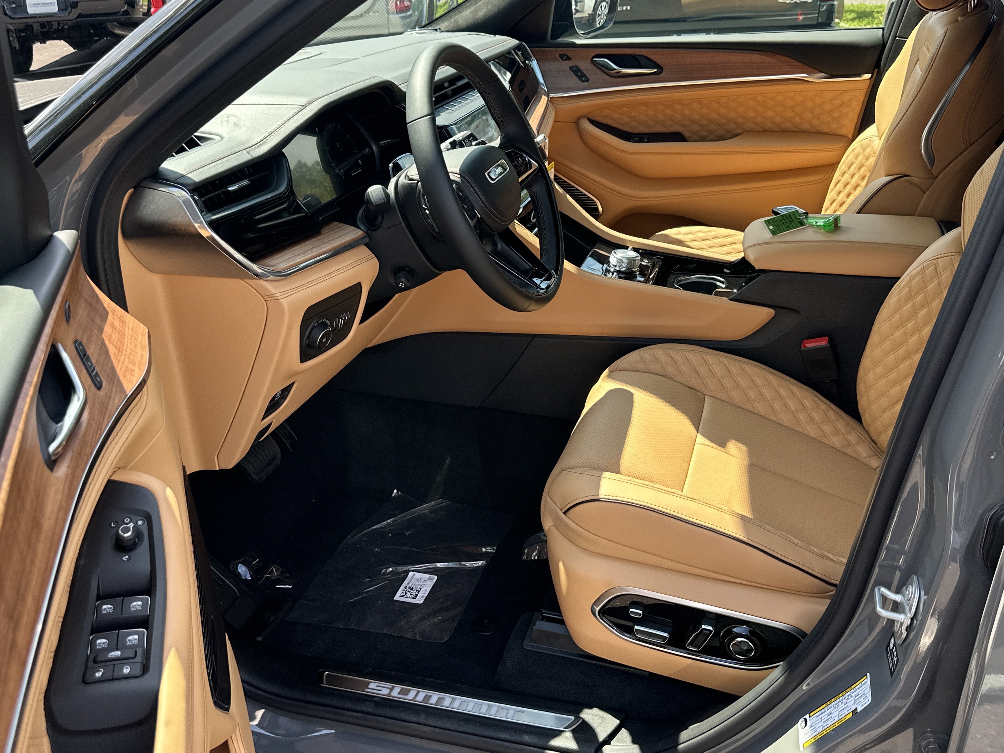 2027 Jeep Grand Cherokee Summit