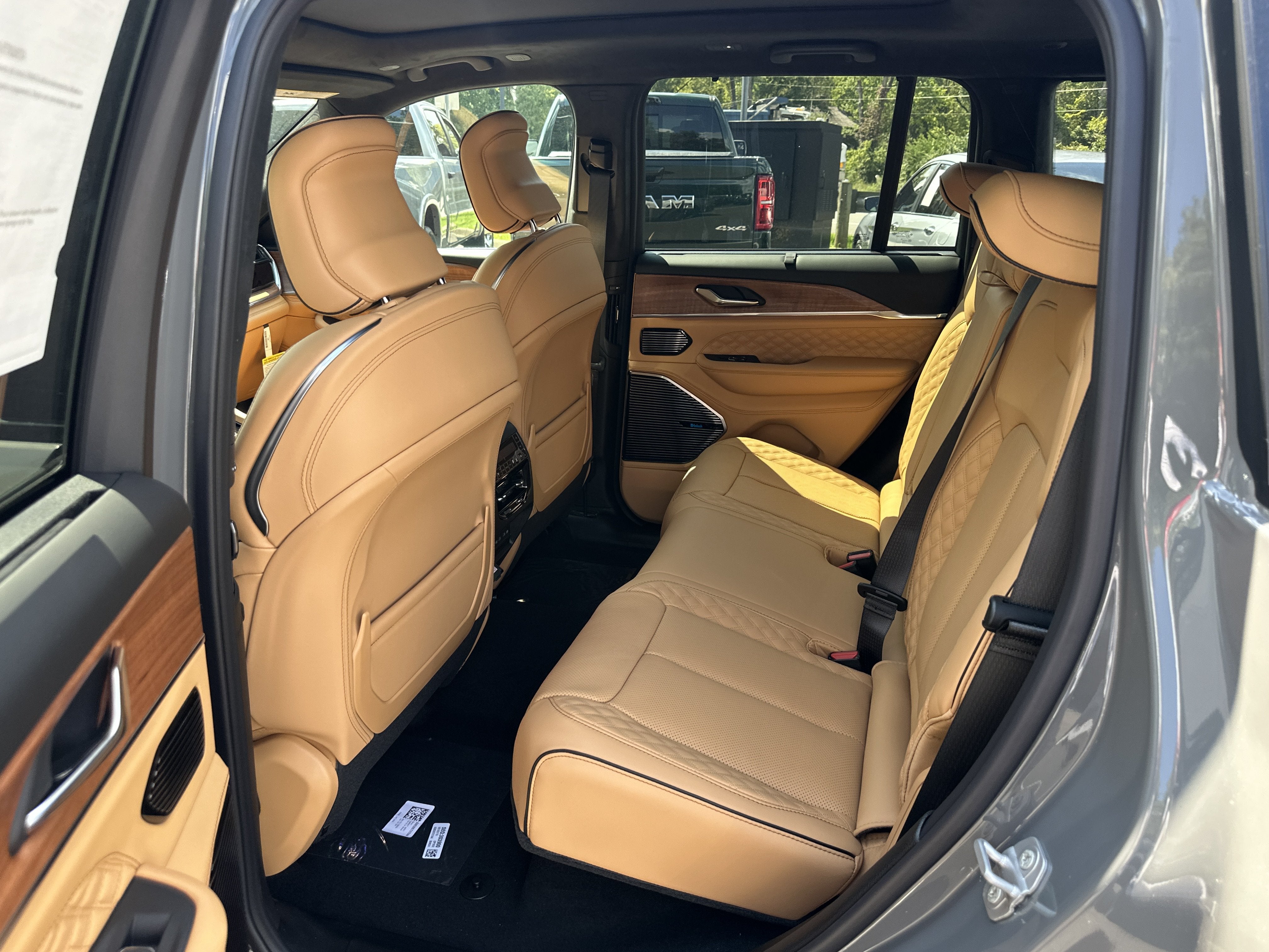 2027 Jeep Grand Cherokee Summit