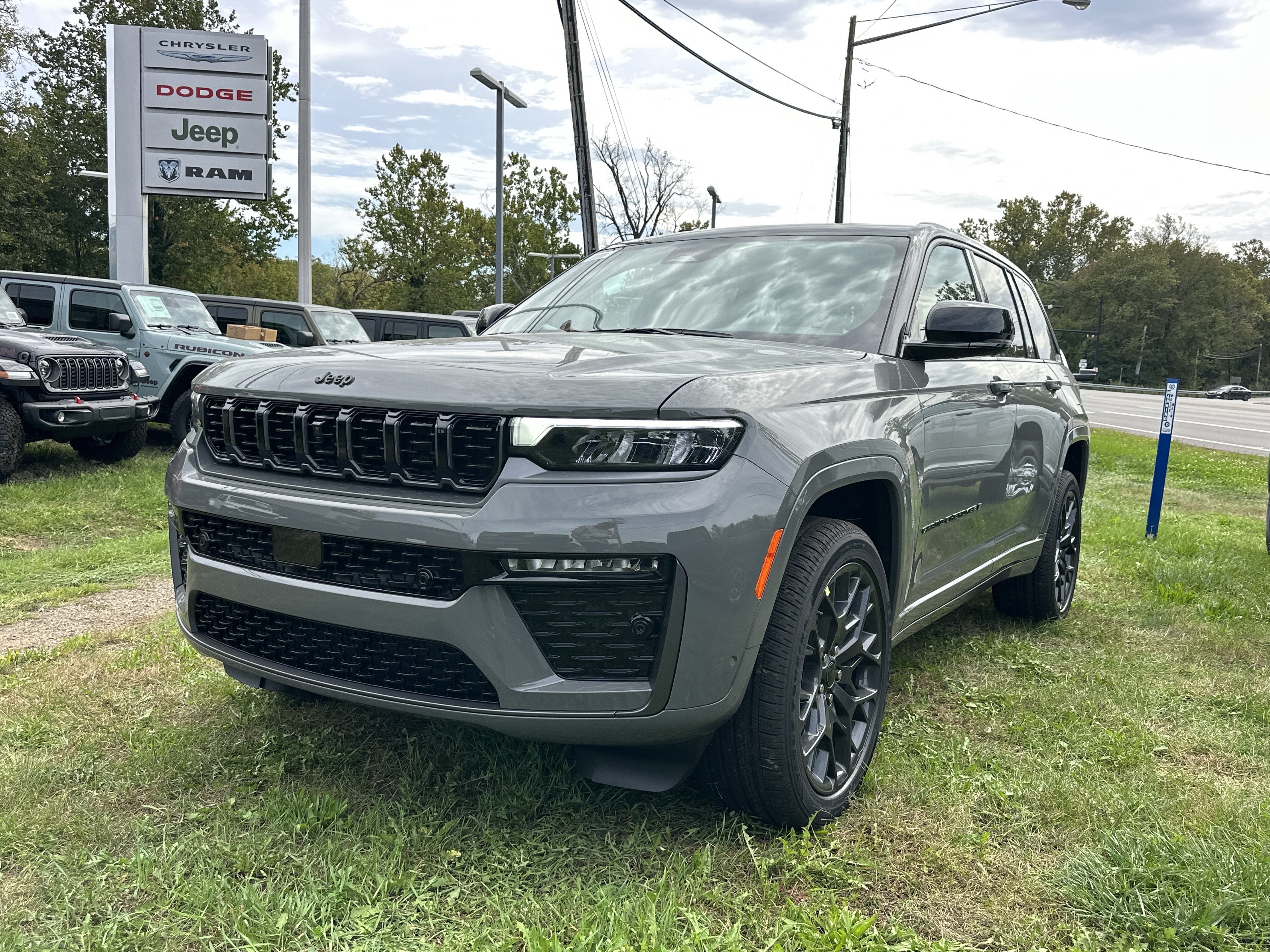 2027 Jeep Grand Cherokee Summit