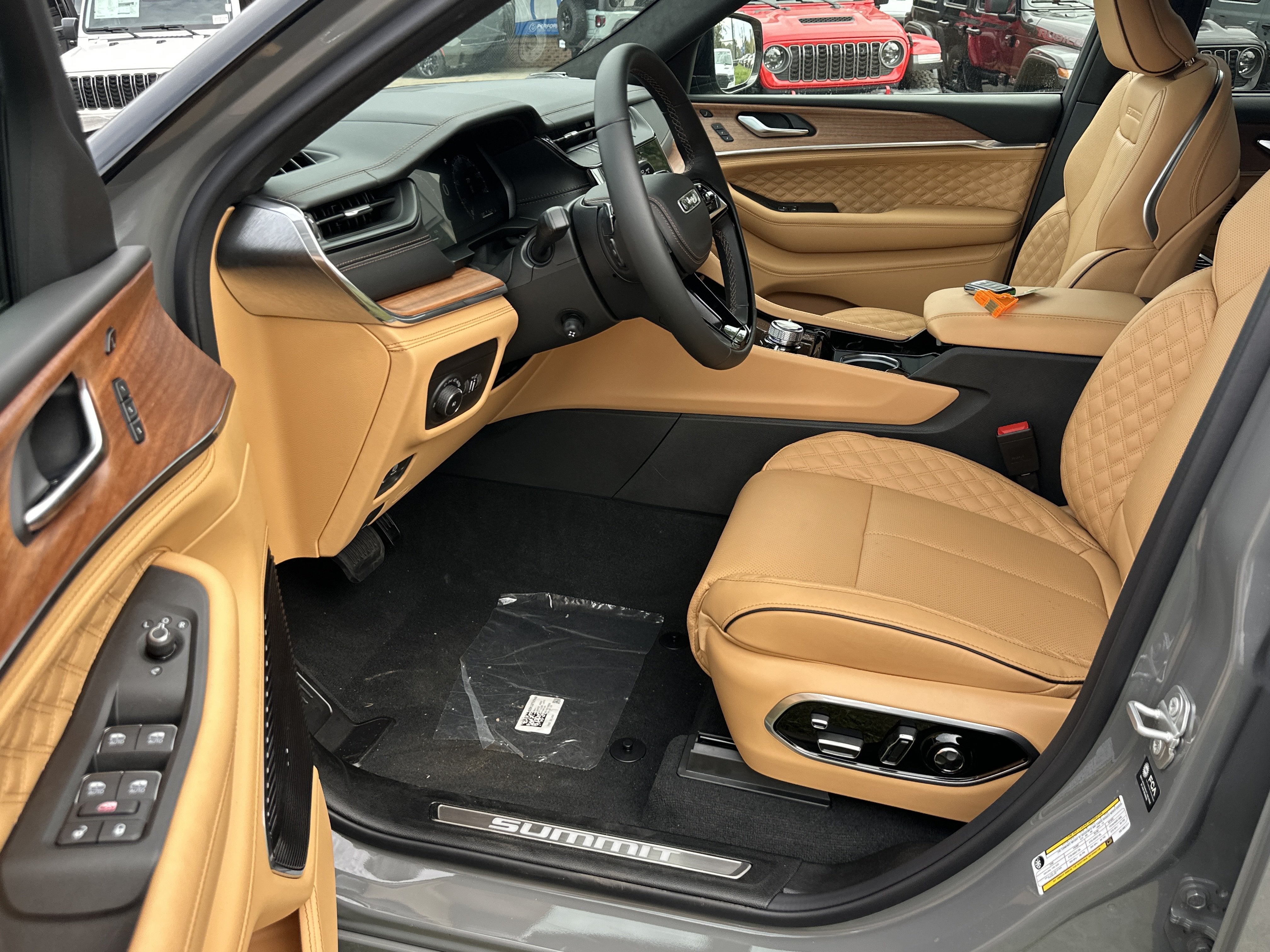 2027 Jeep Grand Cherokee Summit