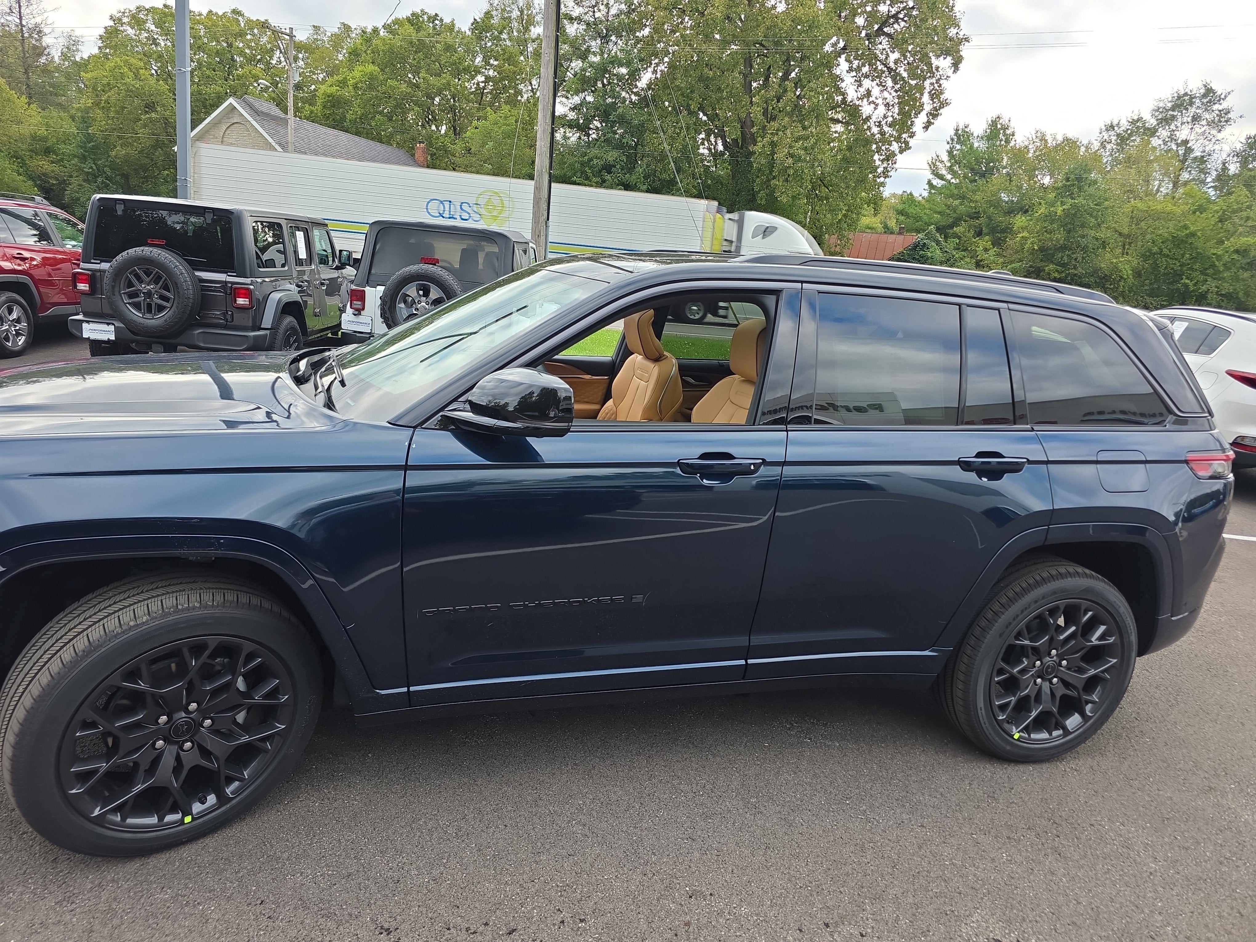 2027 Jeep Grand Cherokee Summit