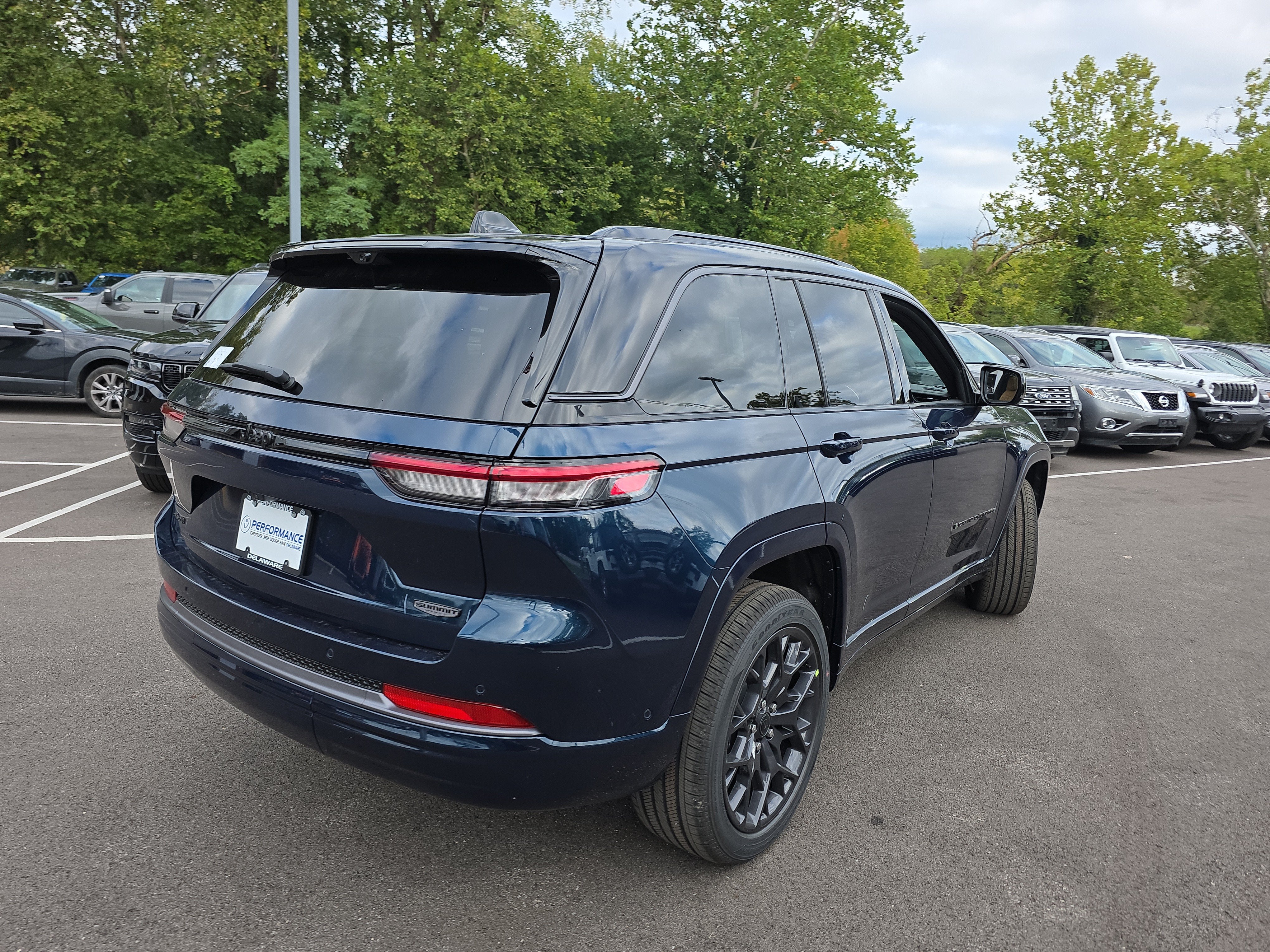 2027 Jeep Grand Cherokee Summit