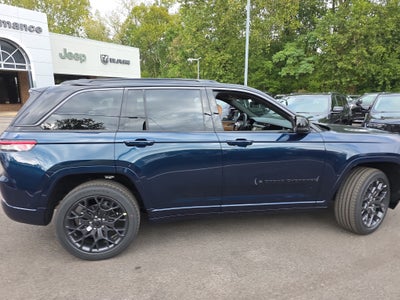 2027 Jeep Grand Cherokee Summit