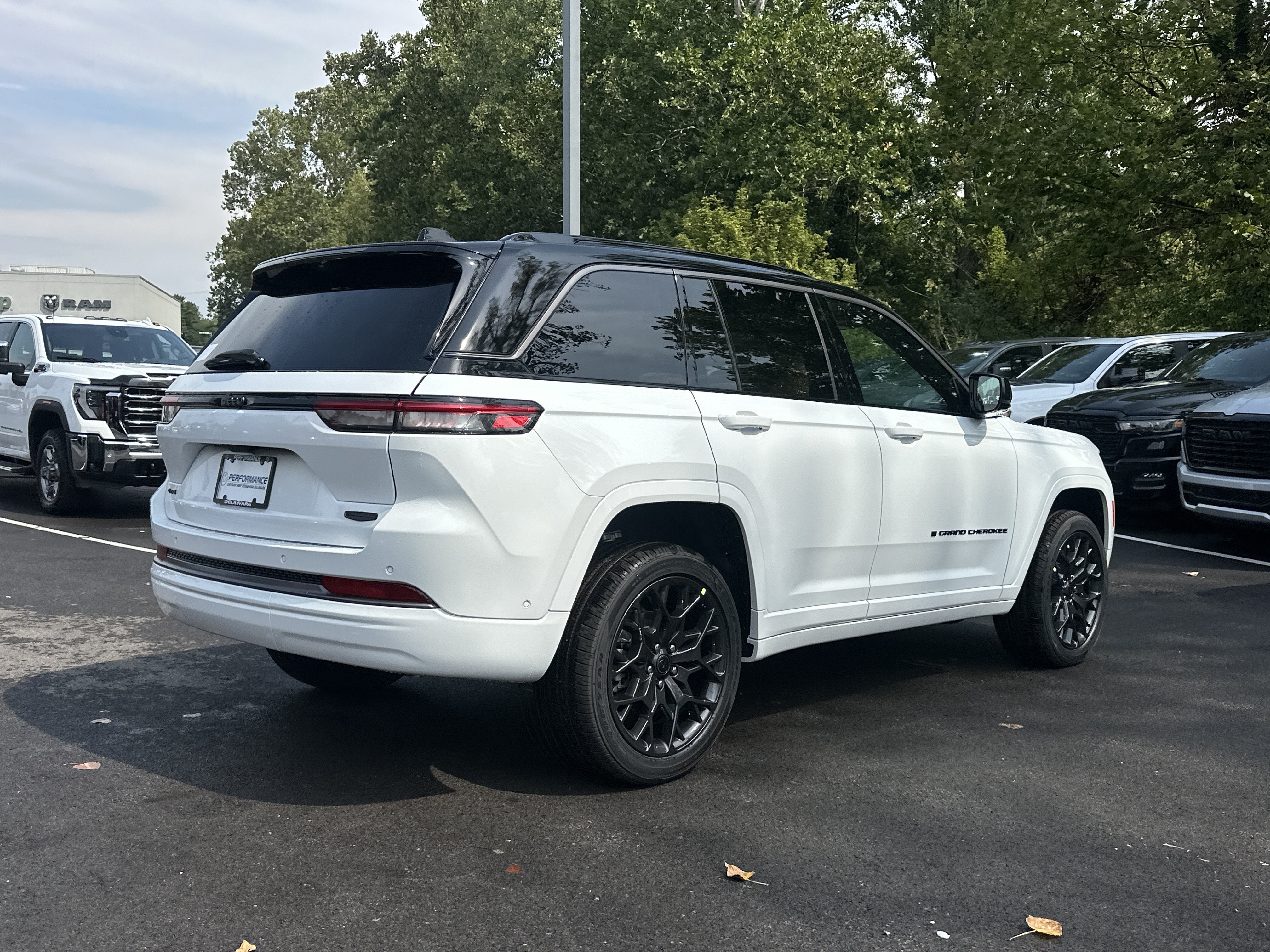 2027 Jeep Grand Cherokee Summit