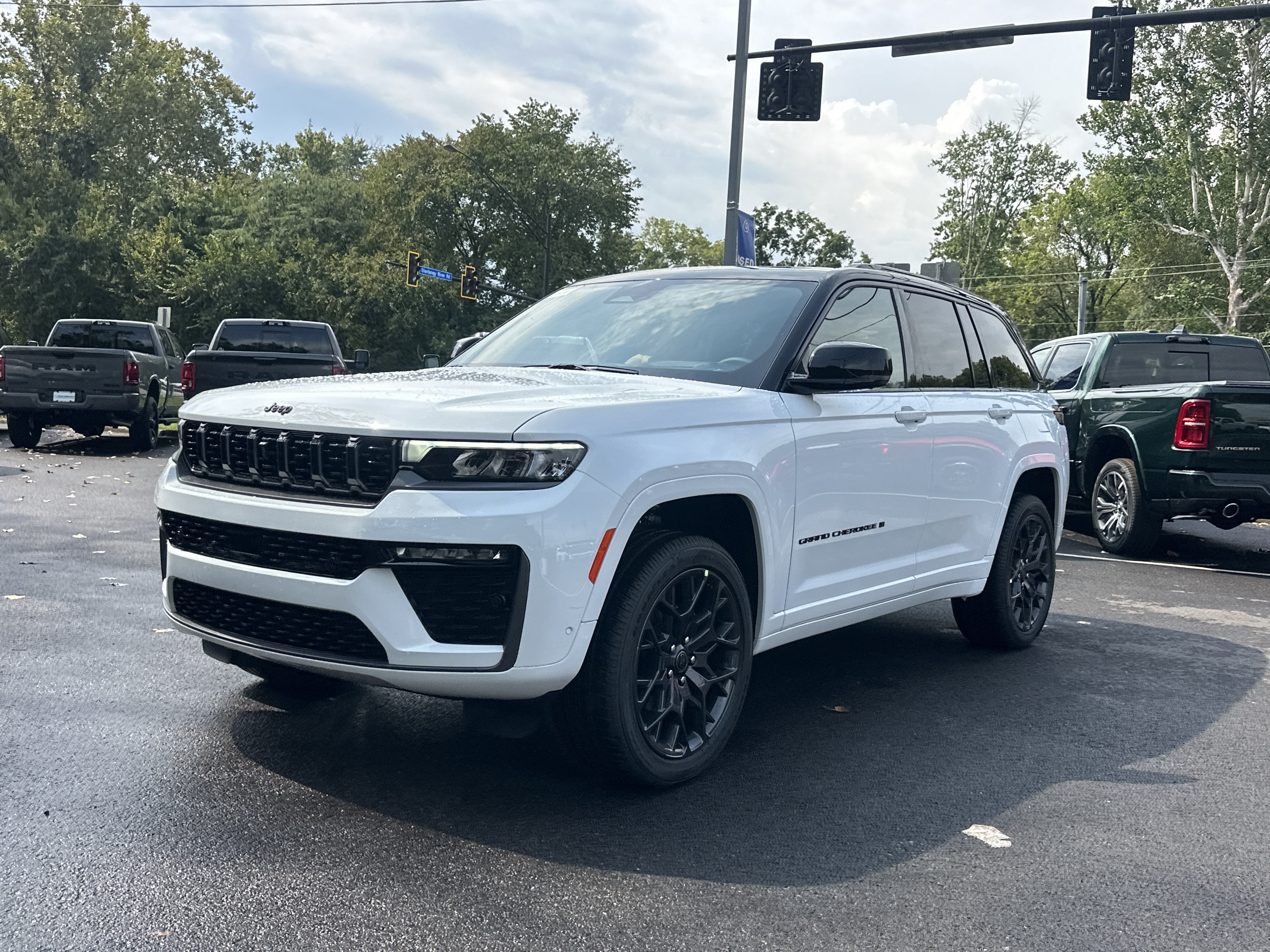 2027 Jeep Grand Cherokee Summit
