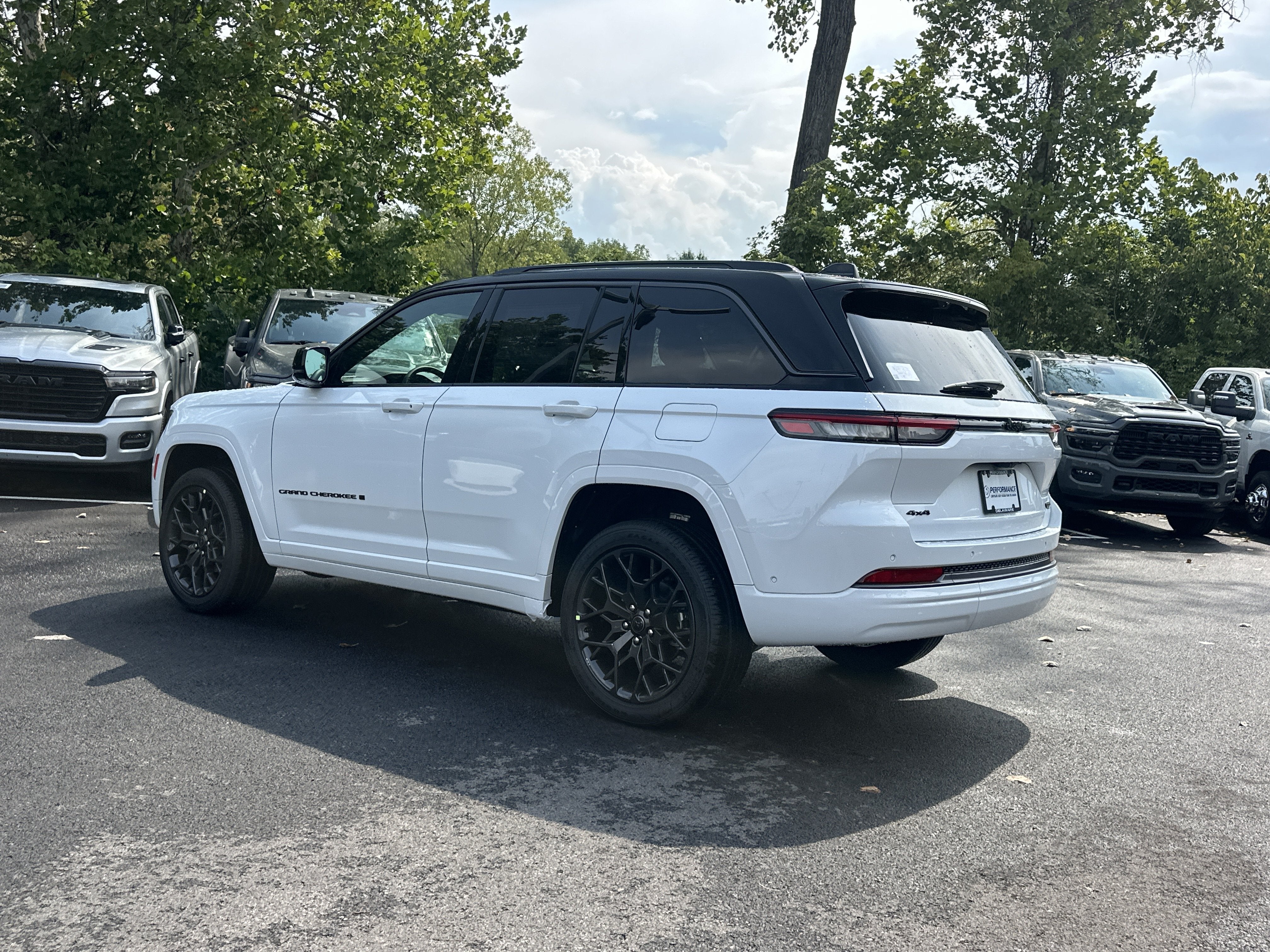 2027 Jeep Grand Cherokee Summit