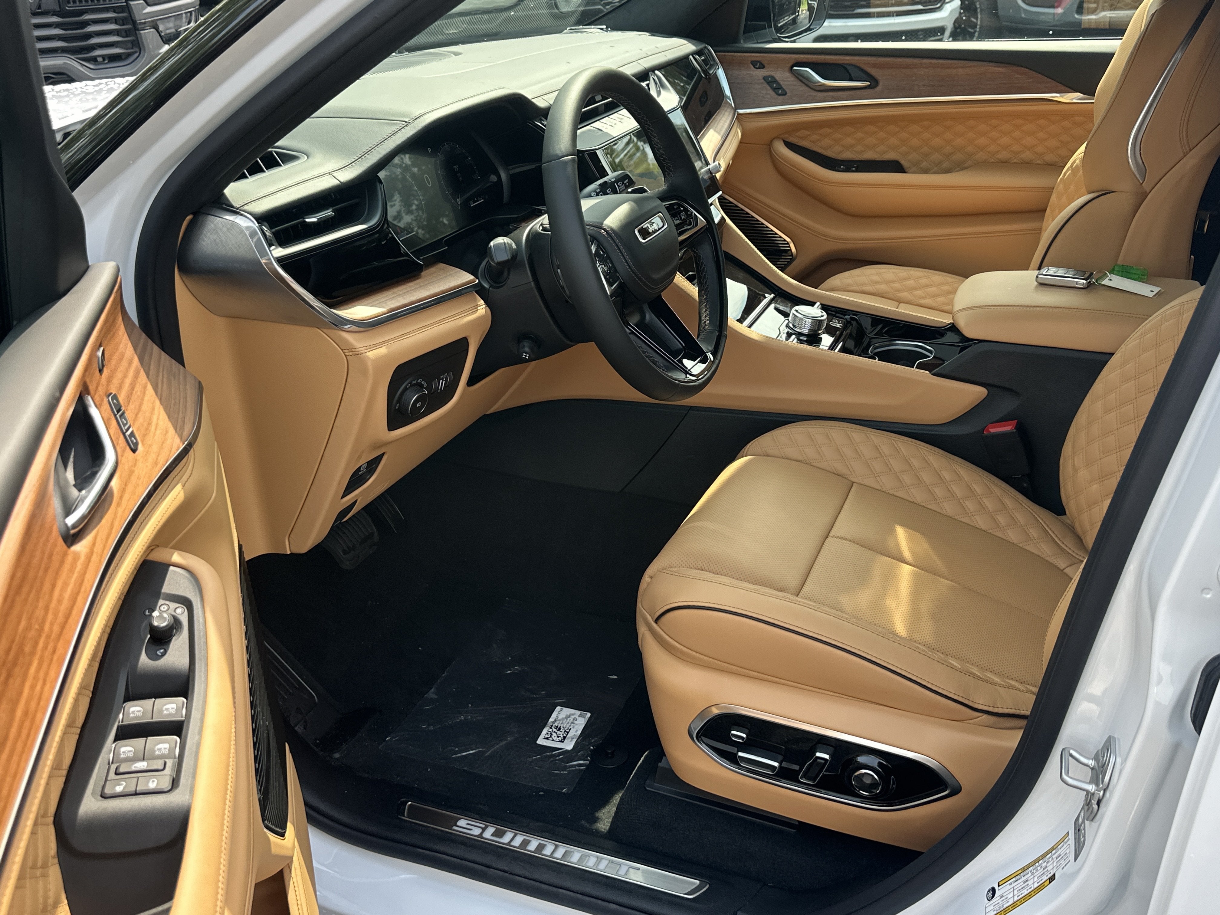 2027 Jeep Grand Cherokee Summit