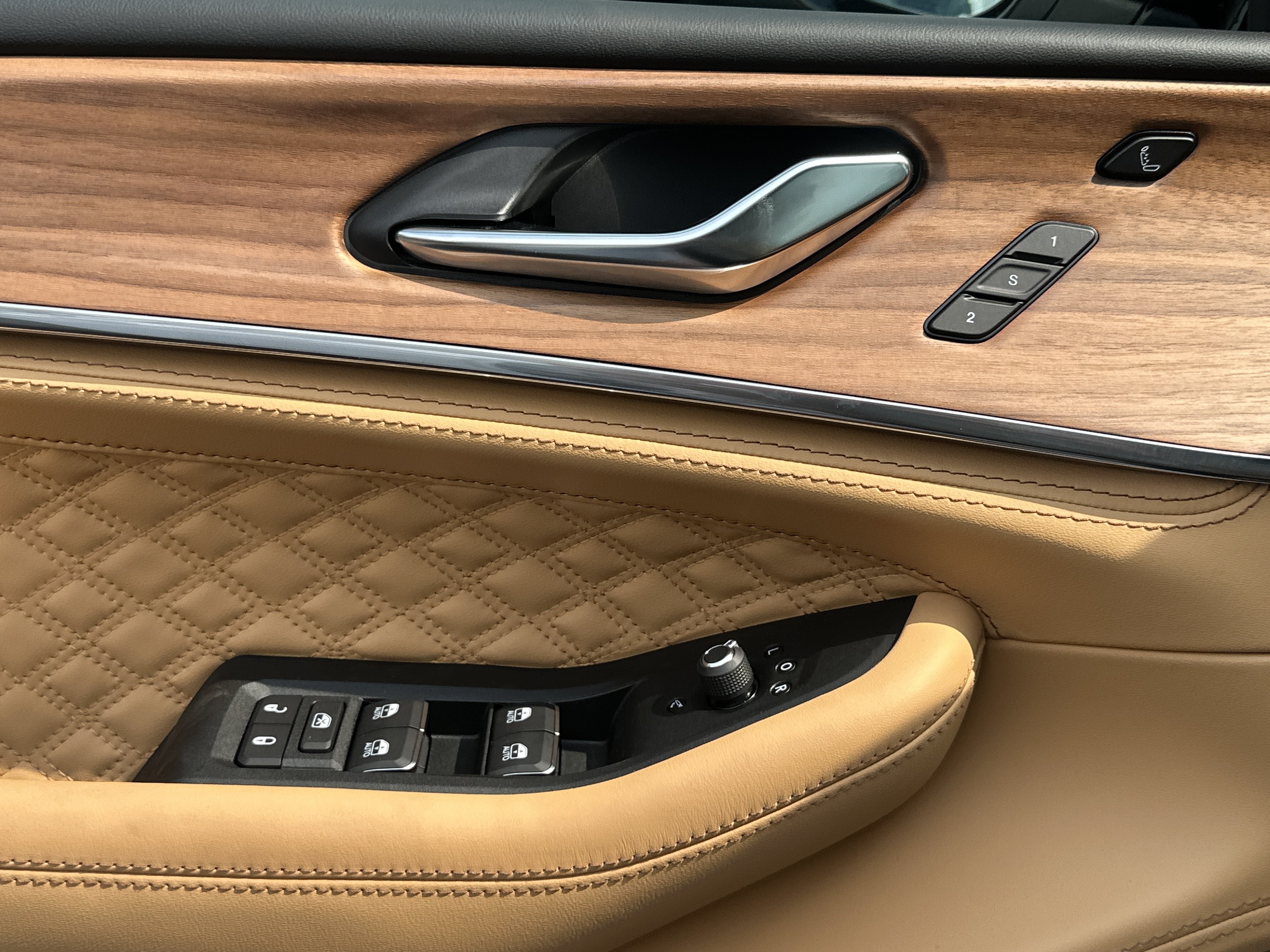2027 Jeep Grand Cherokee Summit