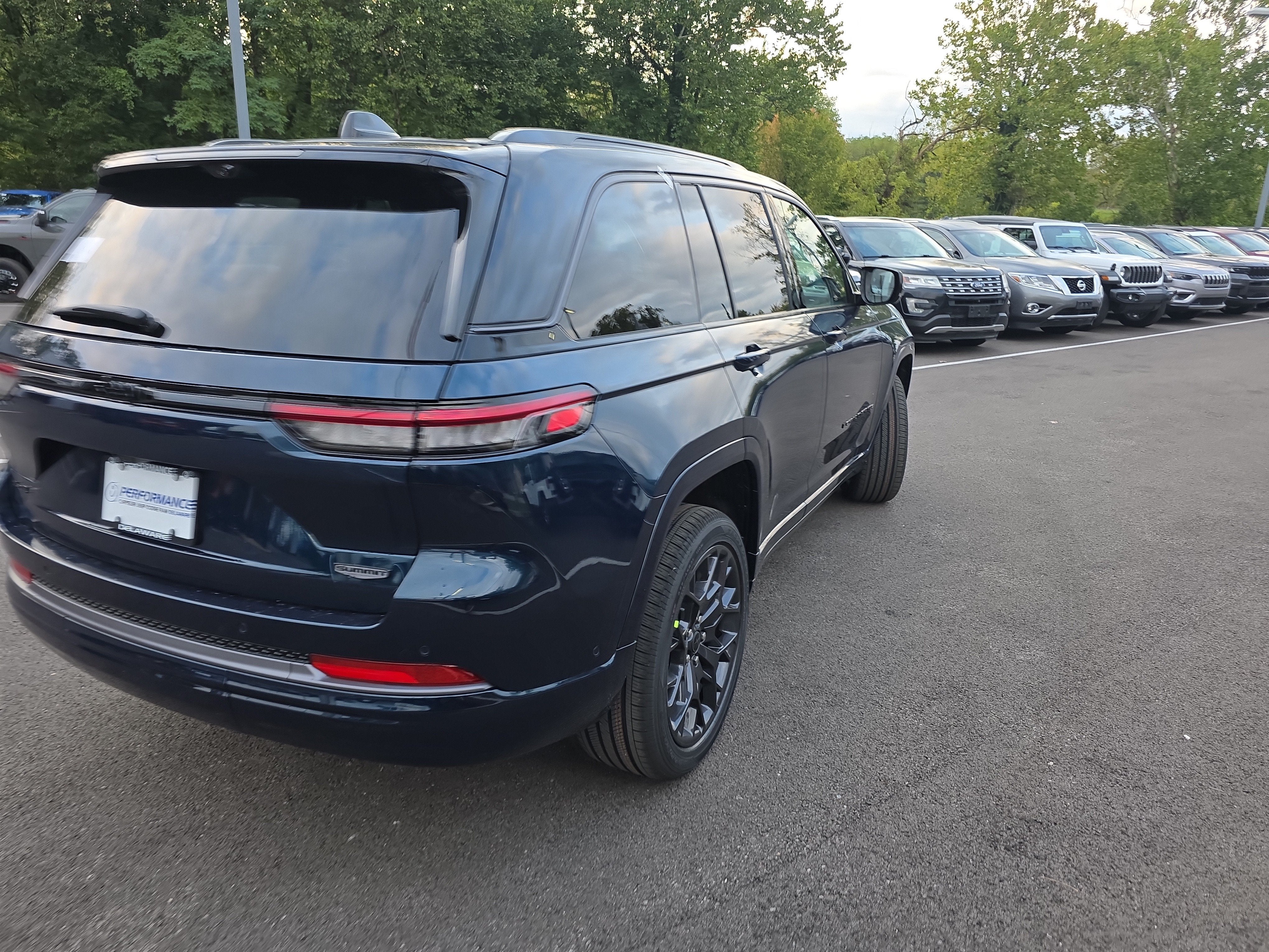 2027 Jeep Grand Cherokee Summit