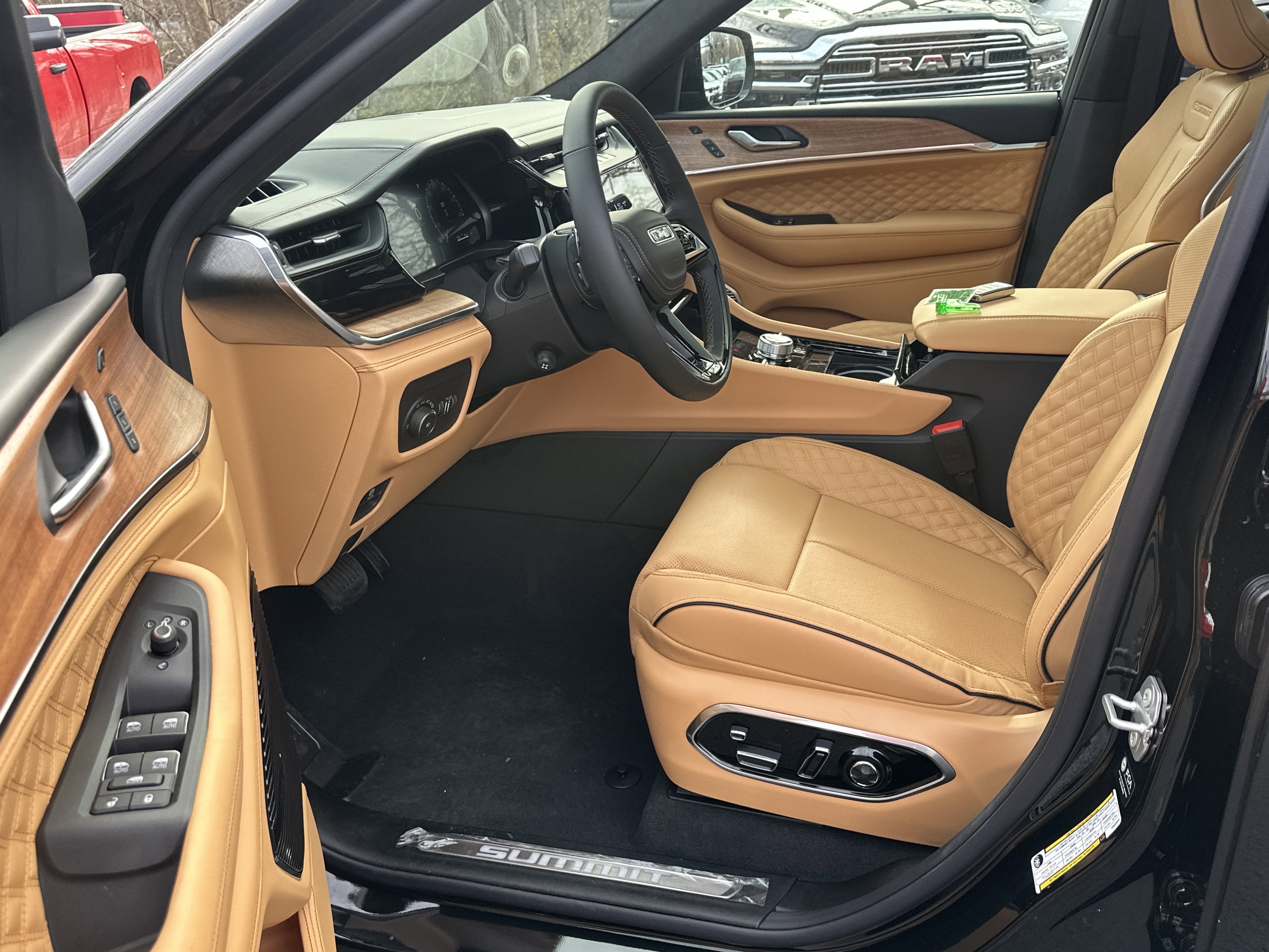 2026 Jeep Grand Cherokee Summit