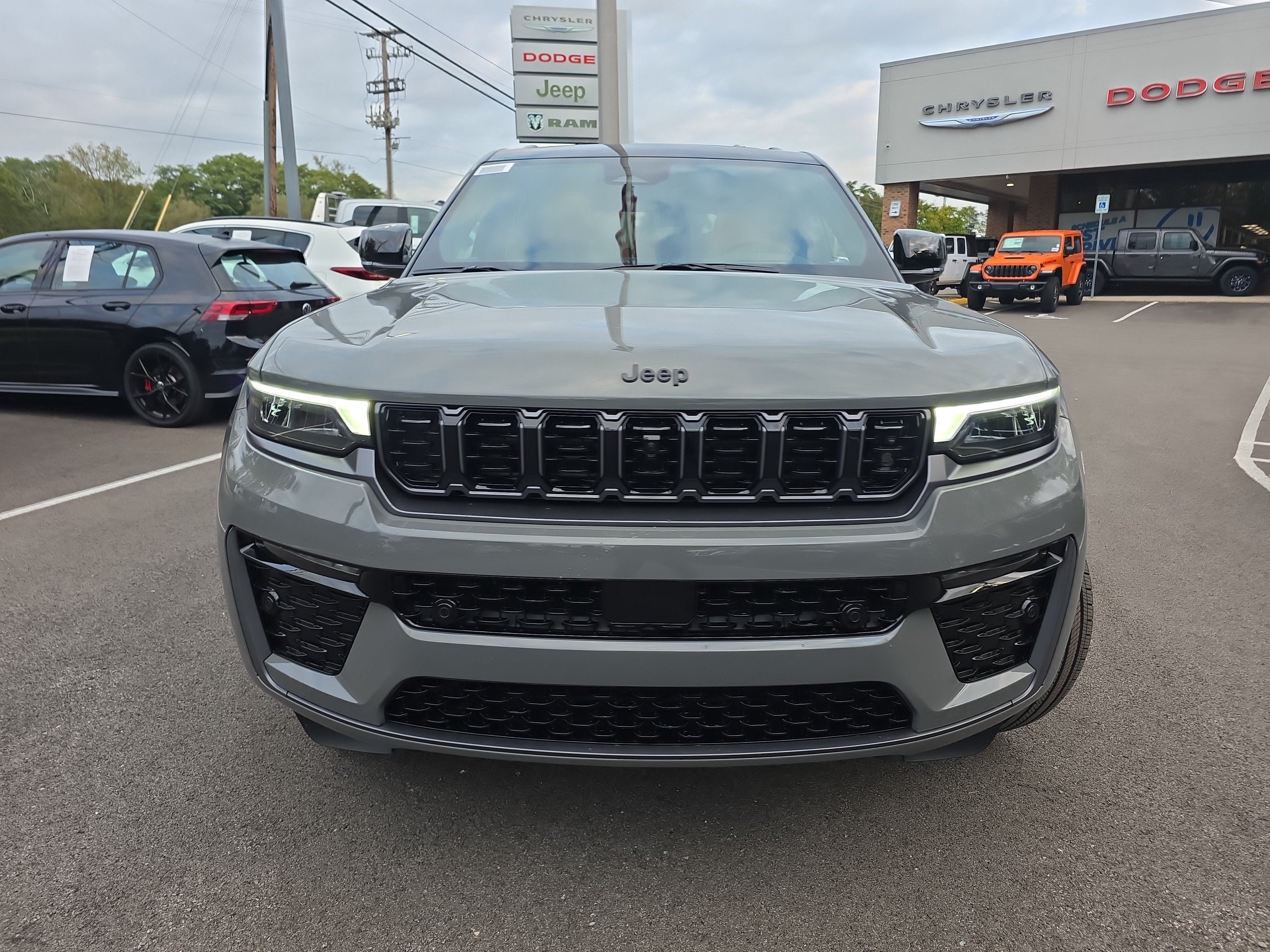 2027 Jeep Grand Cherokee Summit