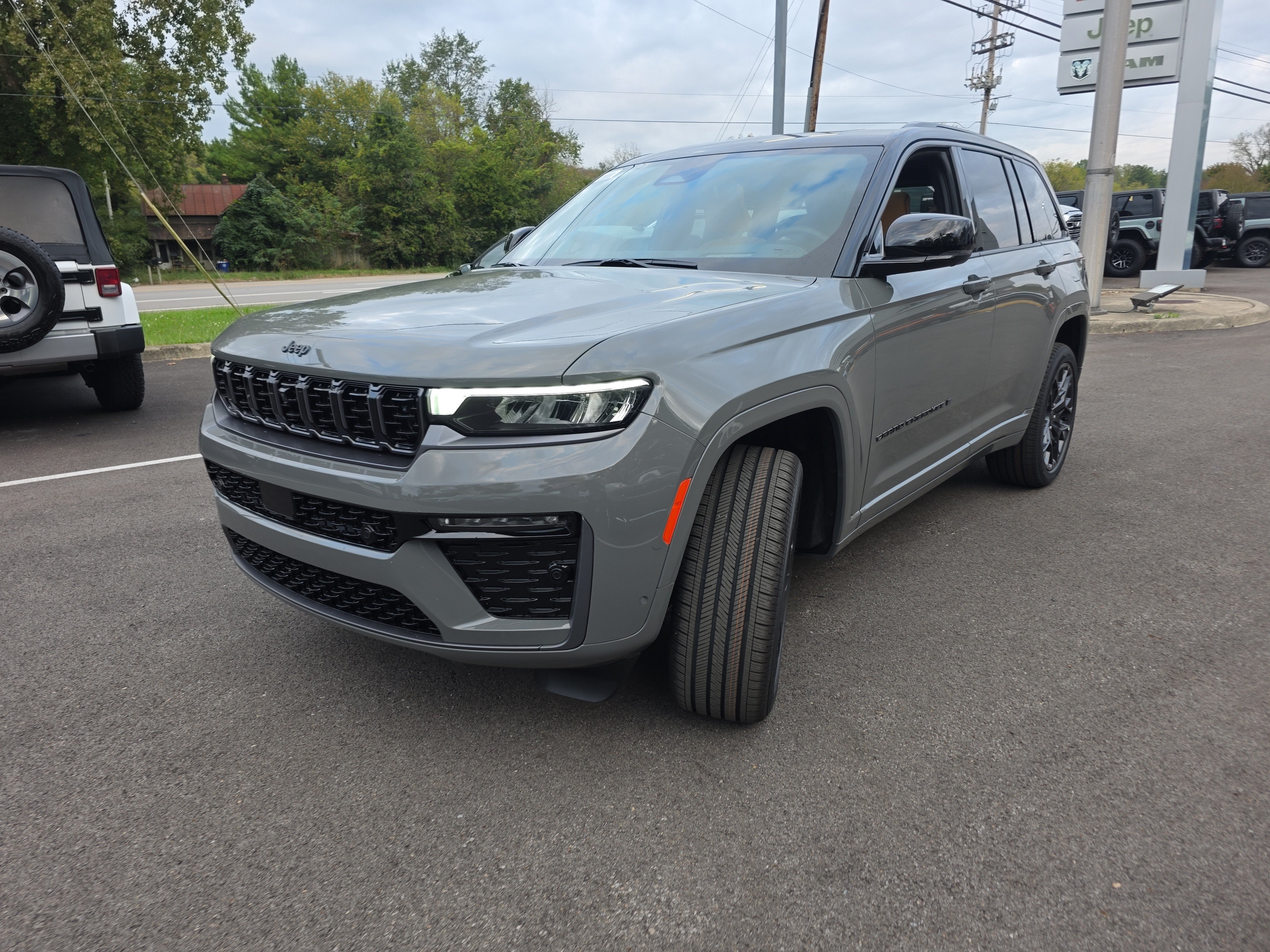 2027 Jeep Grand Cherokee Summit