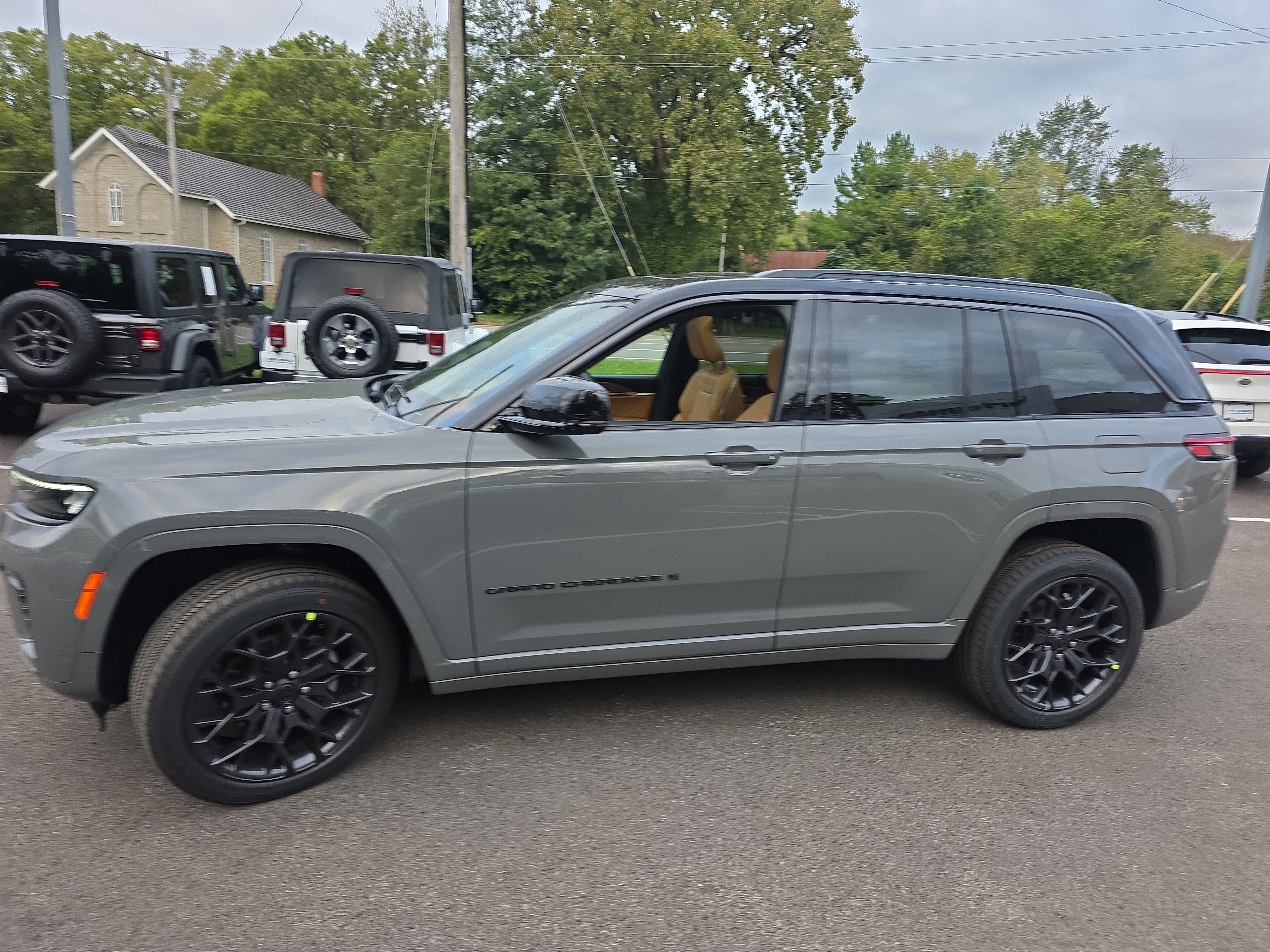 2027 Jeep Grand Cherokee Summit