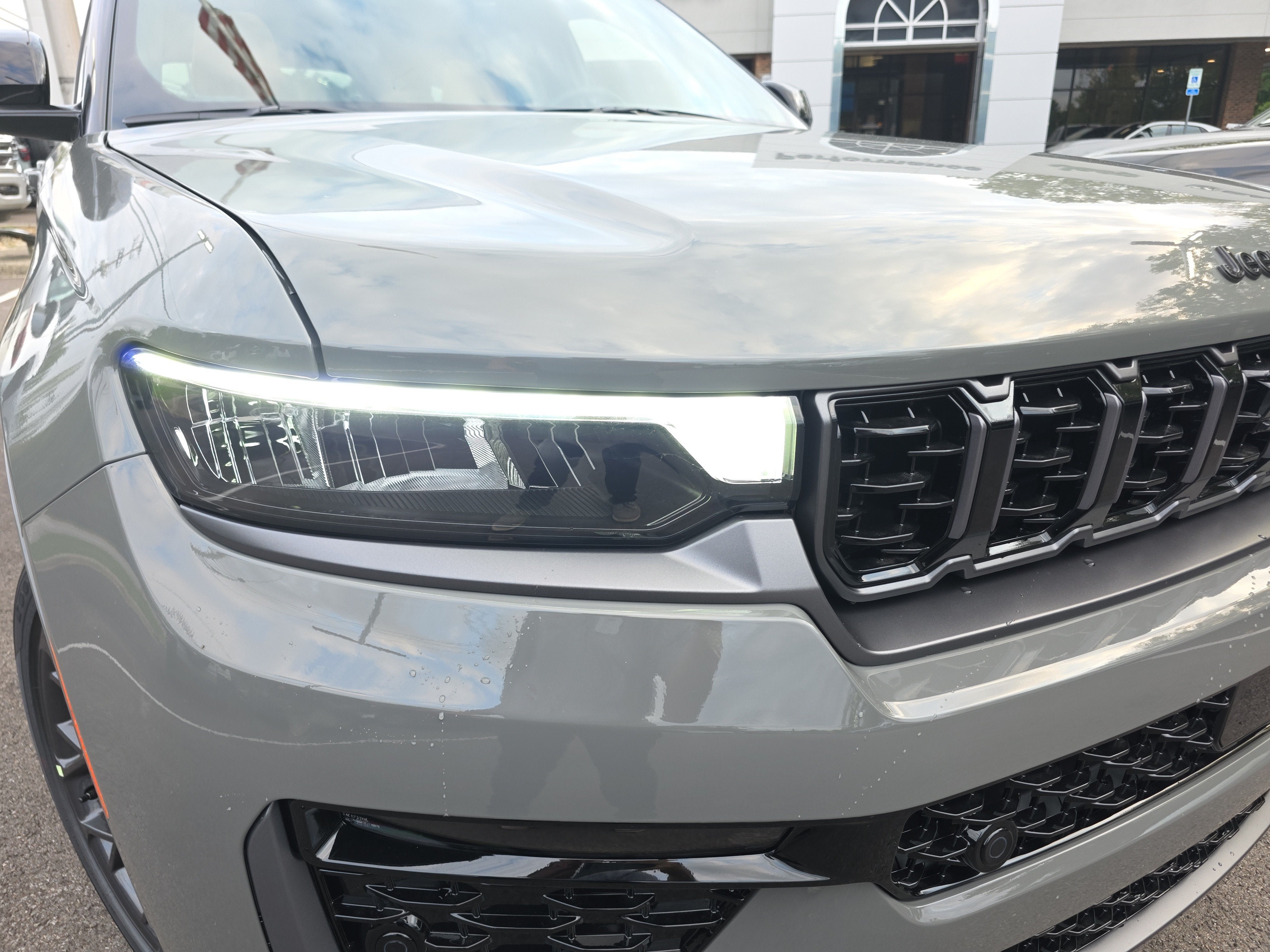 2027 Jeep Grand Cherokee Summit