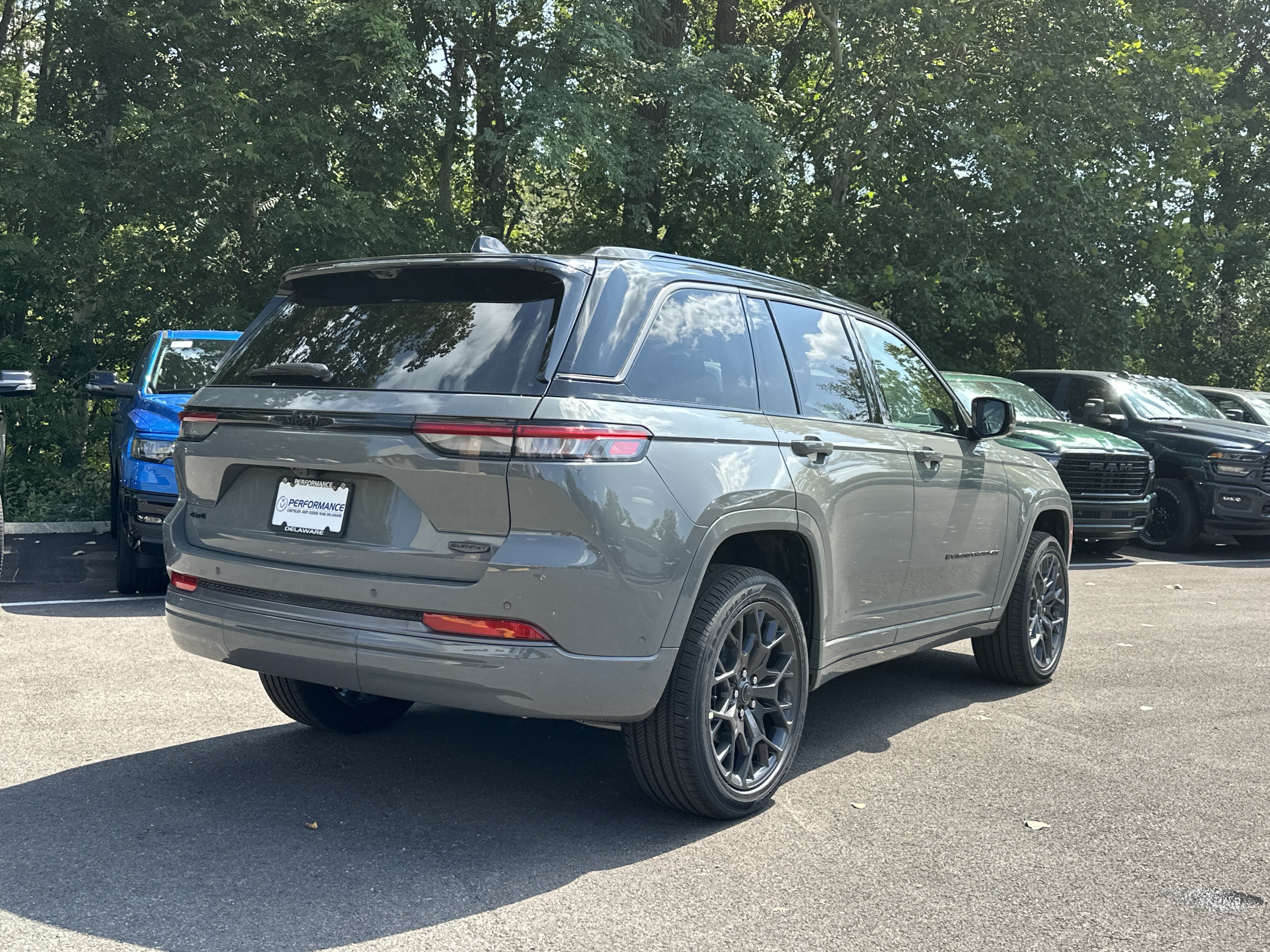 2027 Jeep Grand Cherokee Summit