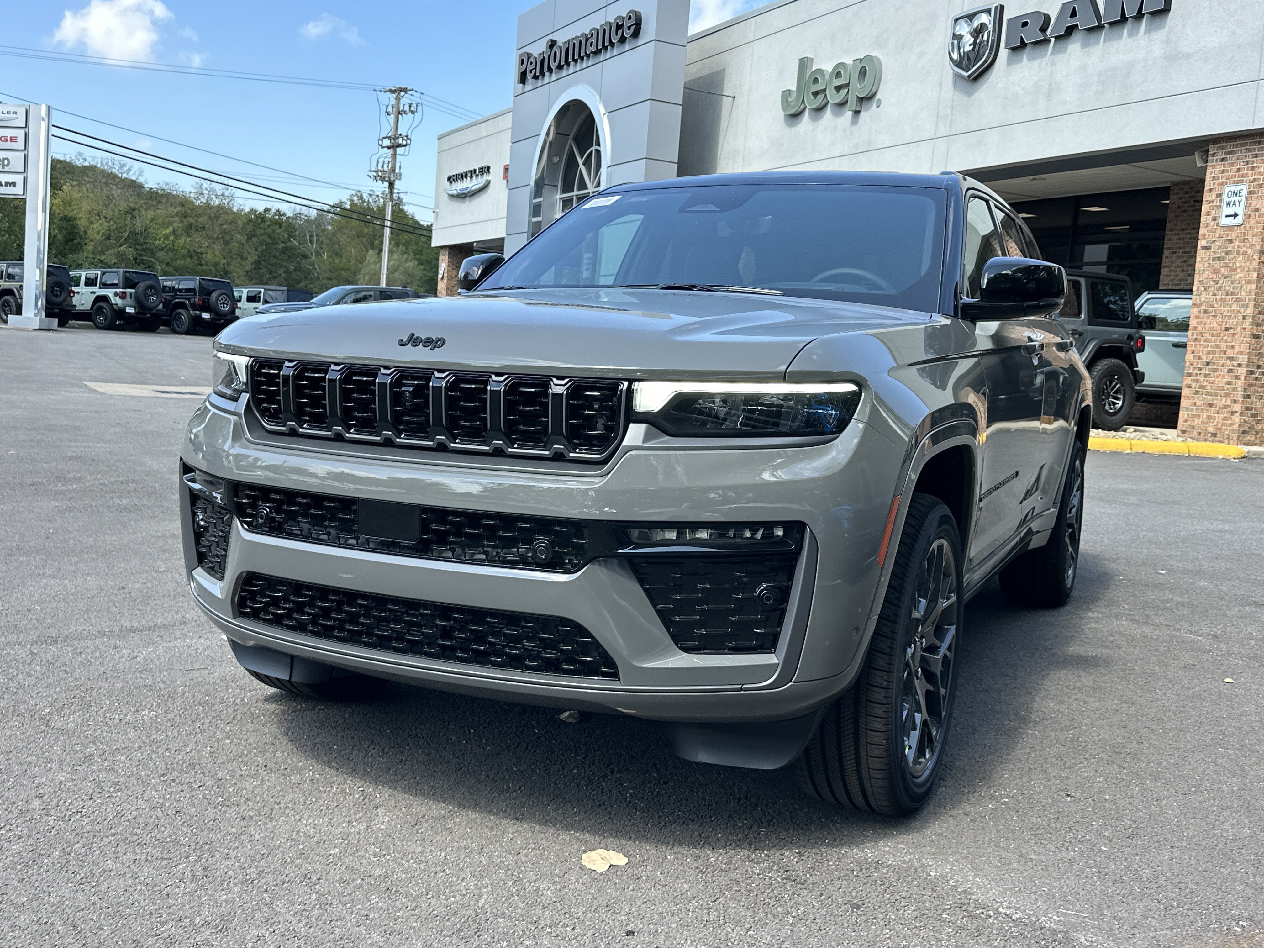 2027 Jeep Grand Cherokee Summit