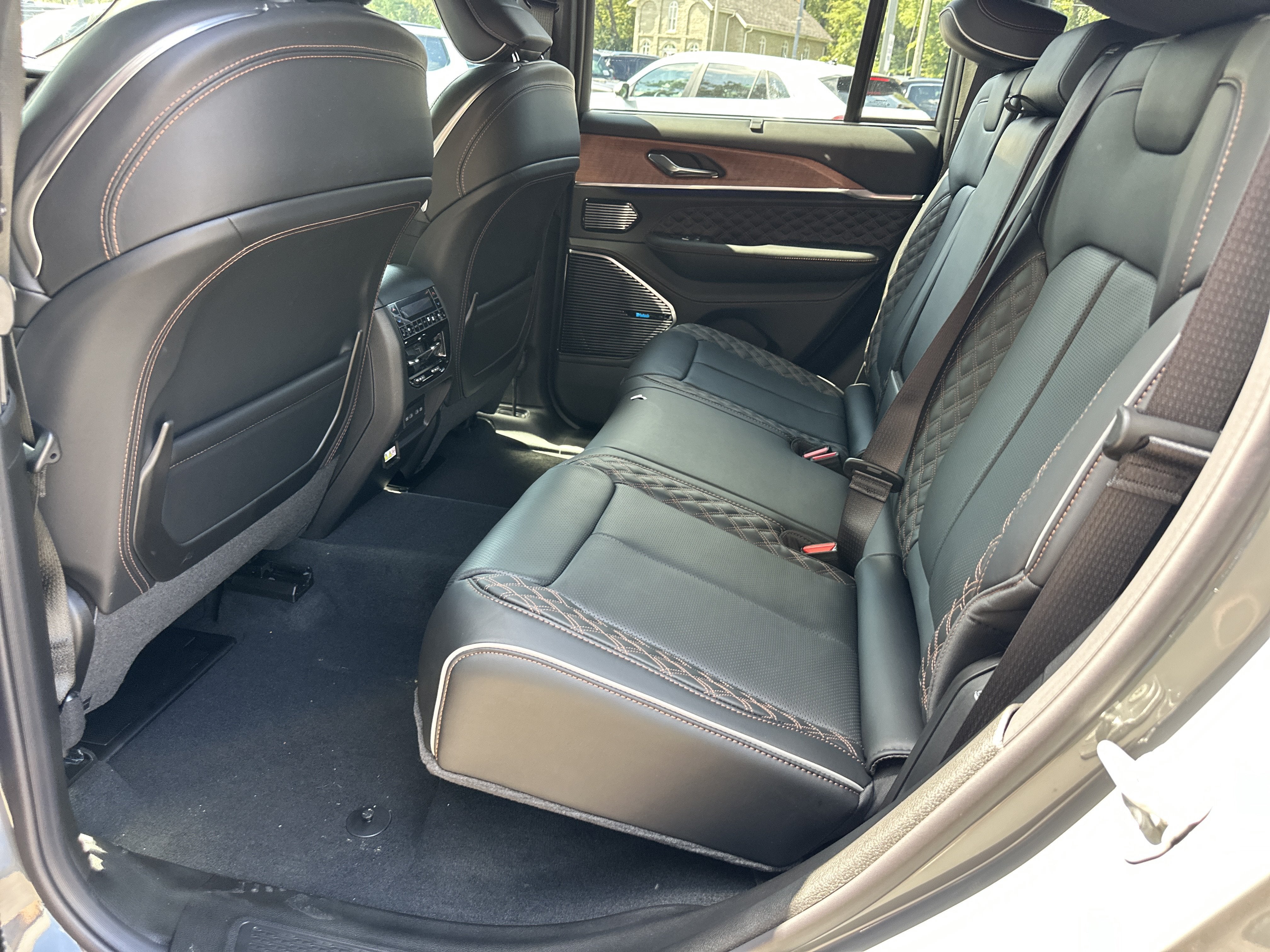 2027 Jeep Grand Cherokee Summit