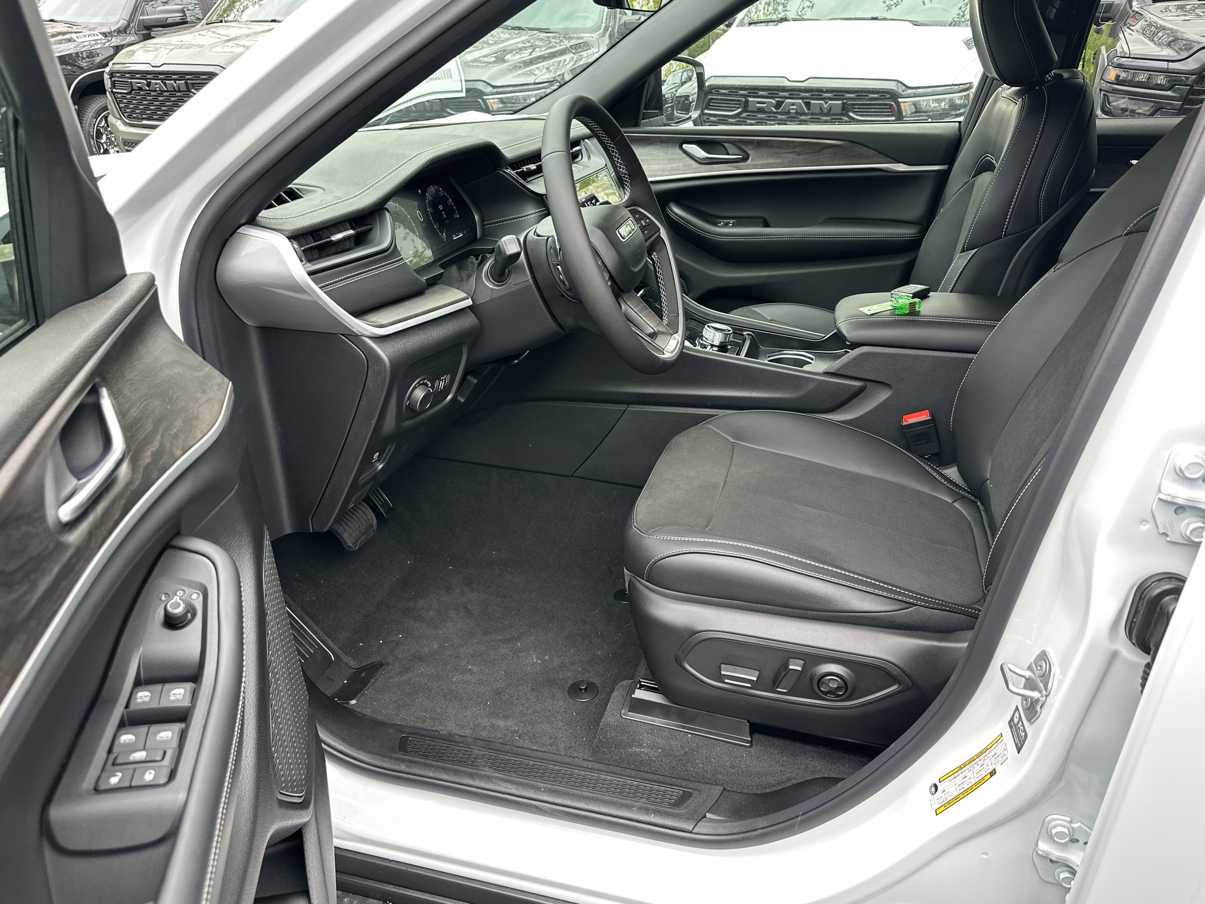 2026 Jeep Grand Cherokee L Altitude