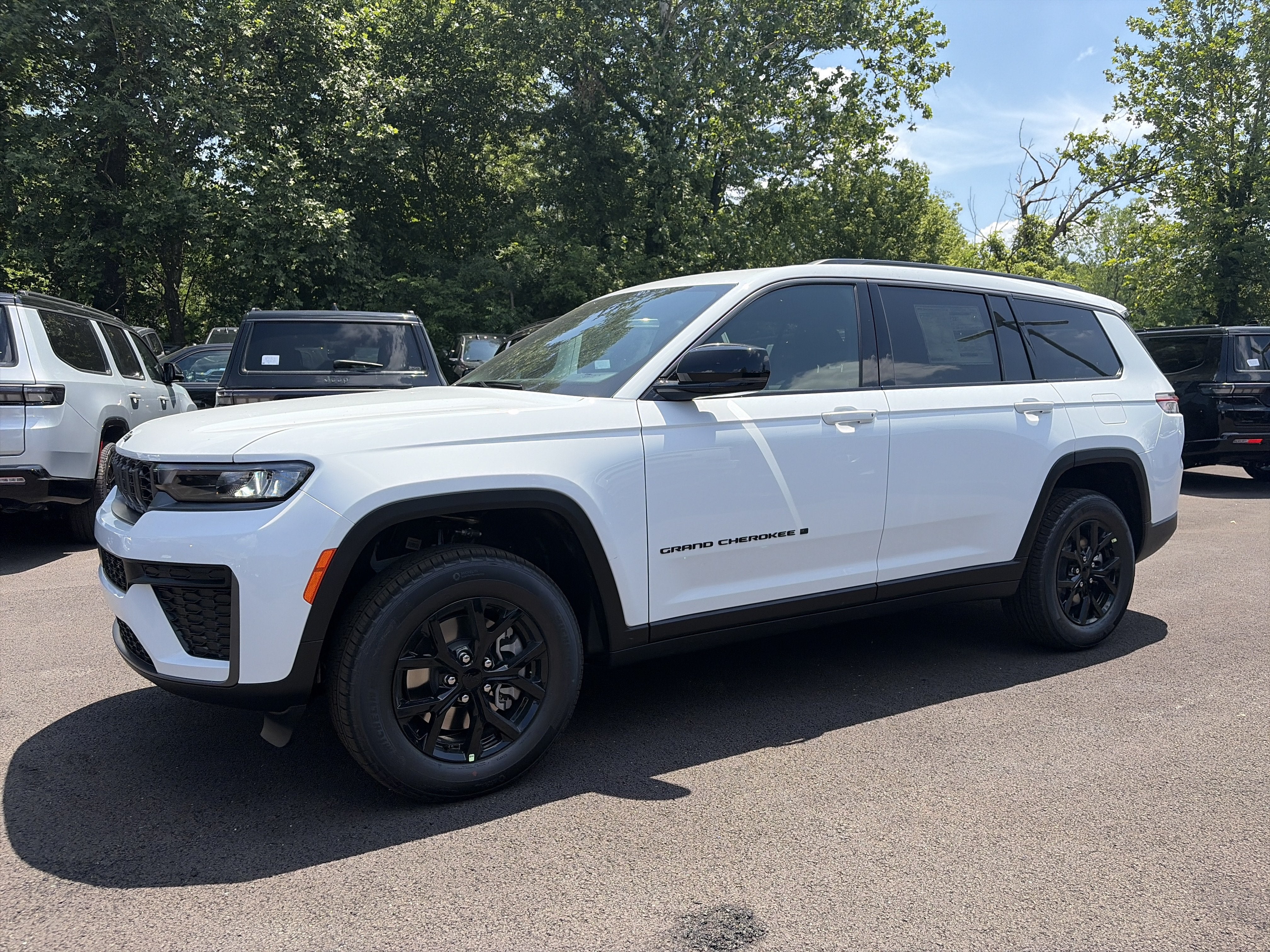 2026 Jeep Grand Cherokee L Laredo Altitude