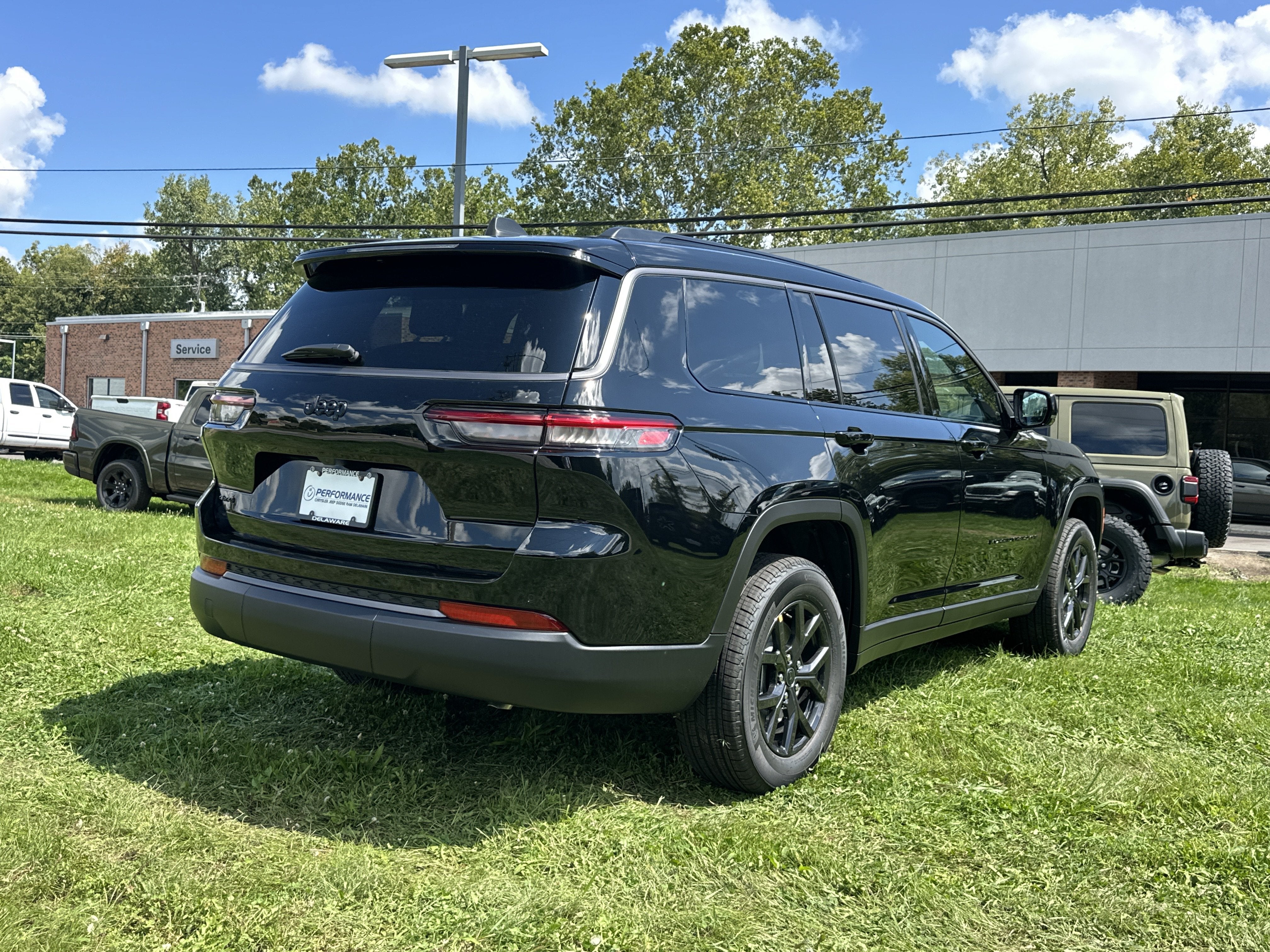 2027 Jeep Grand Cherokee L Altitude