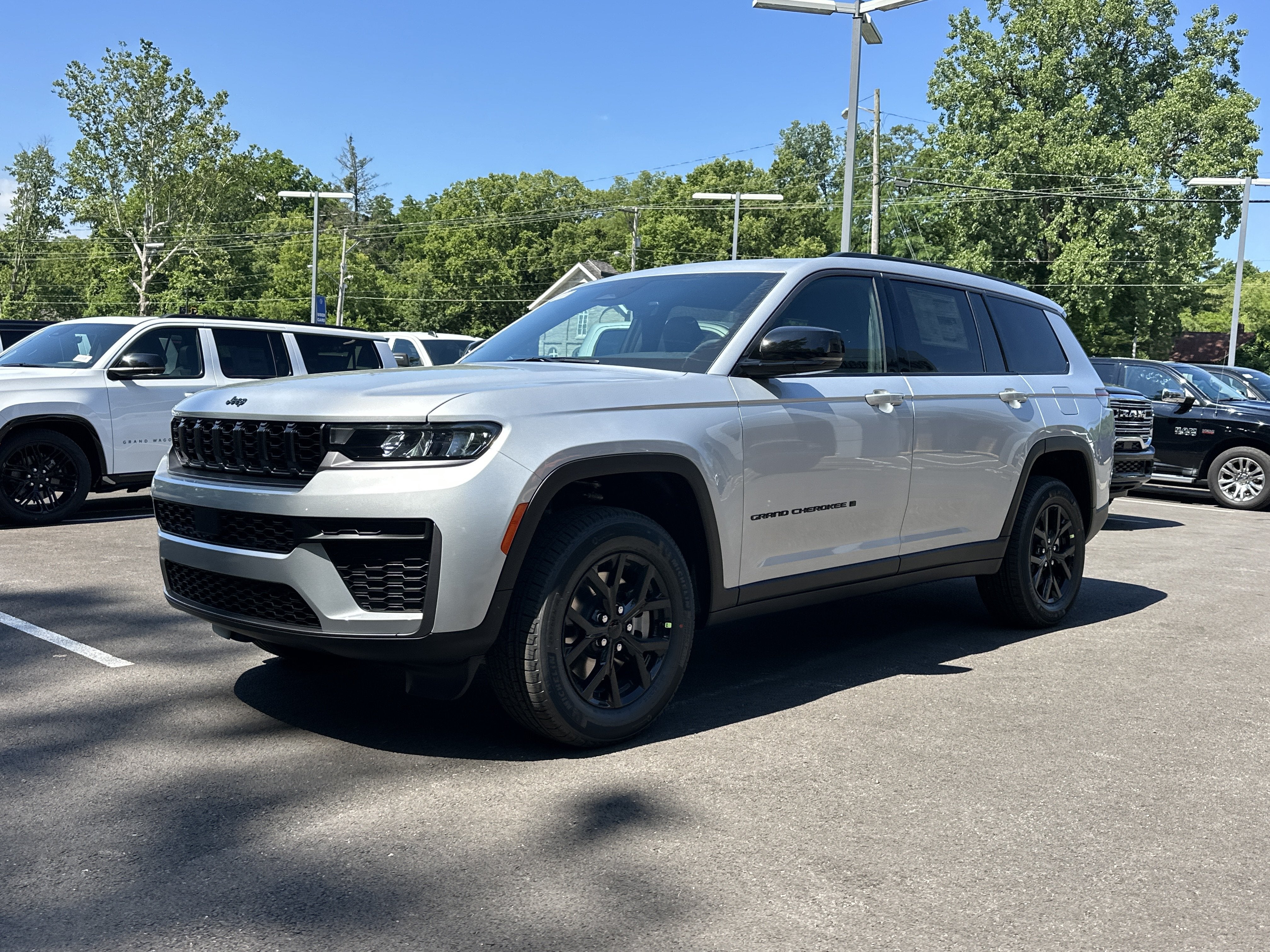 2026 Jeep Grand Cherokee L Laredo
