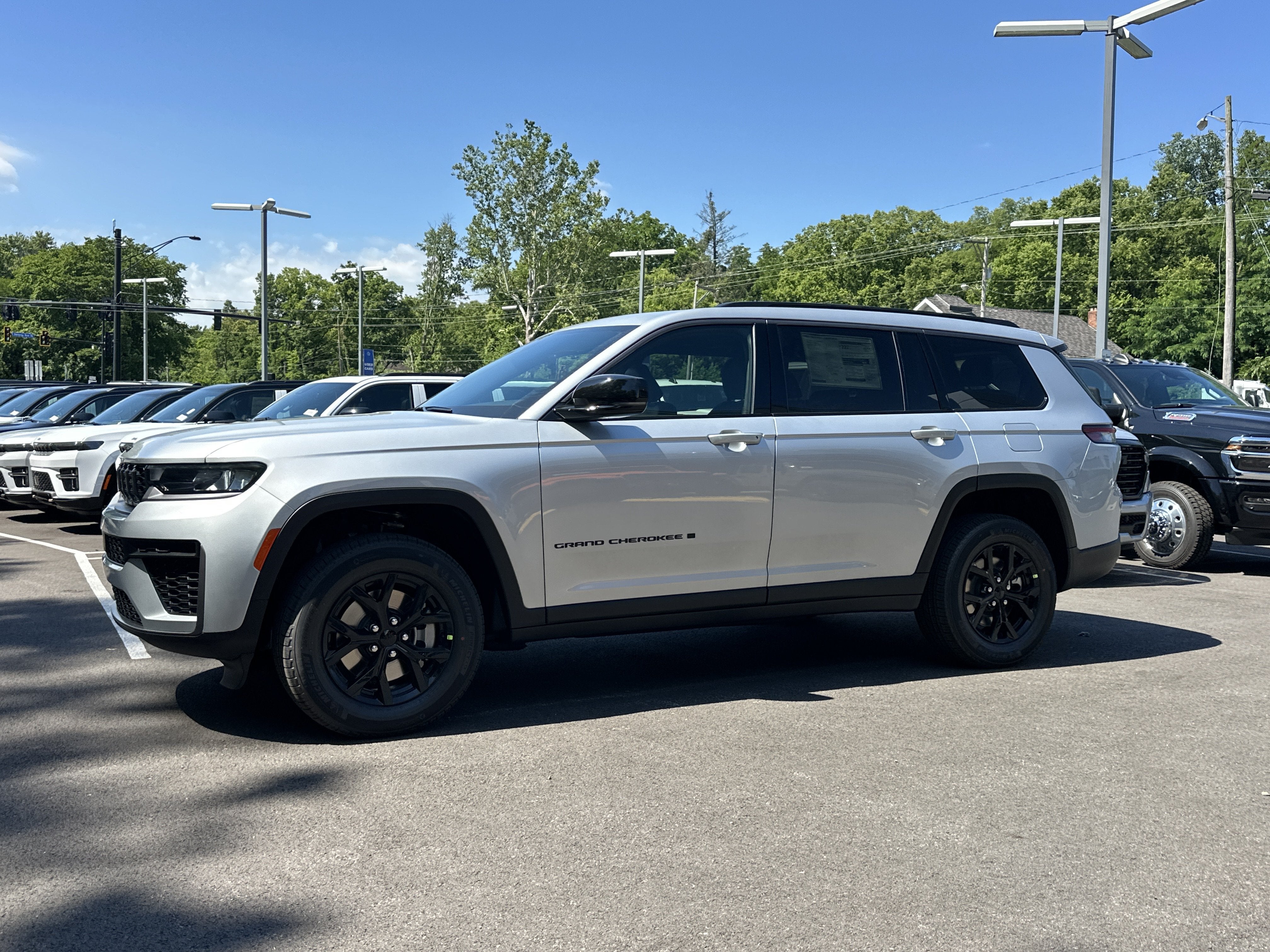 2026 Jeep Grand Cherokee L Laredo