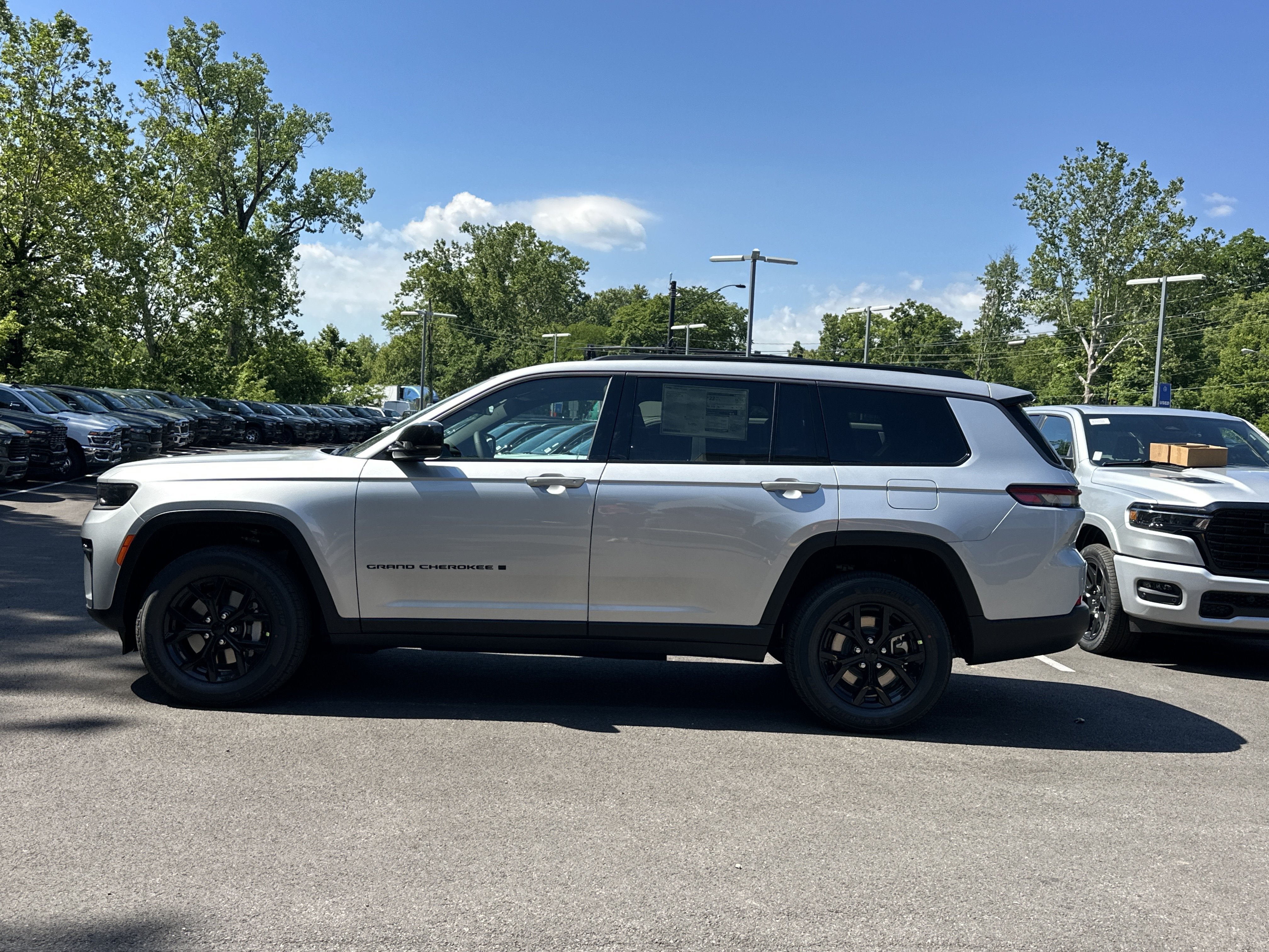 2026 Jeep Grand Cherokee L Laredo