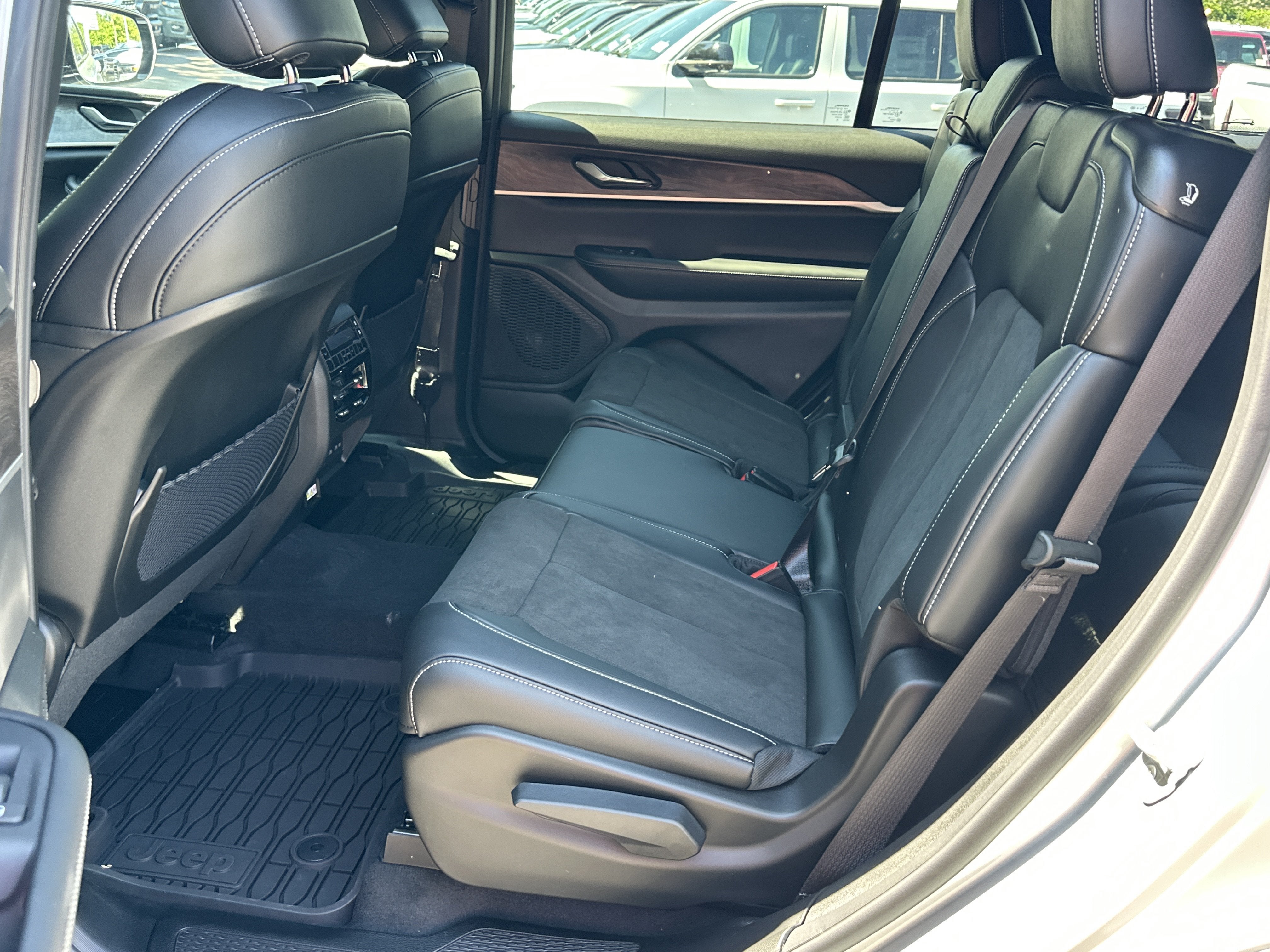 2026 Jeep Grand Cherokee L Laredo