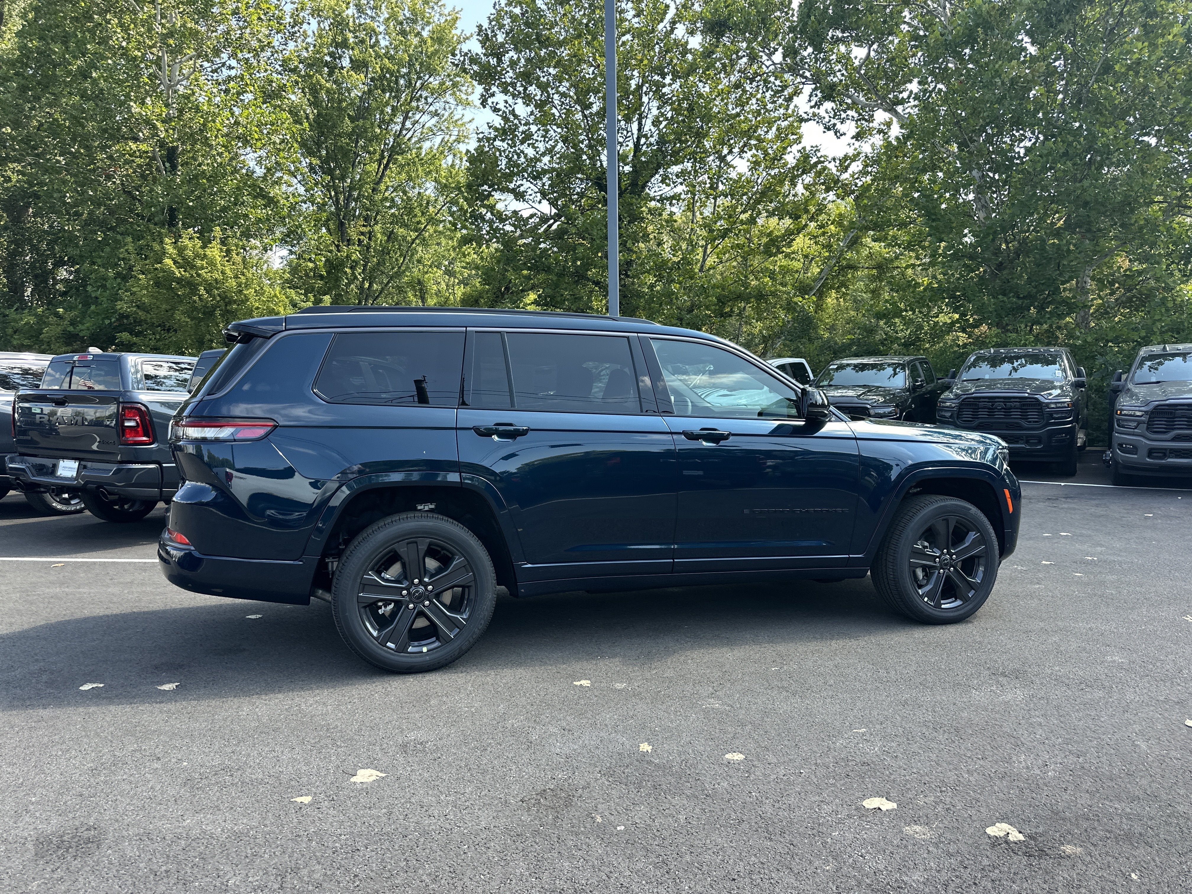 2027 Jeep Grand Cherokee L Limited Reserve