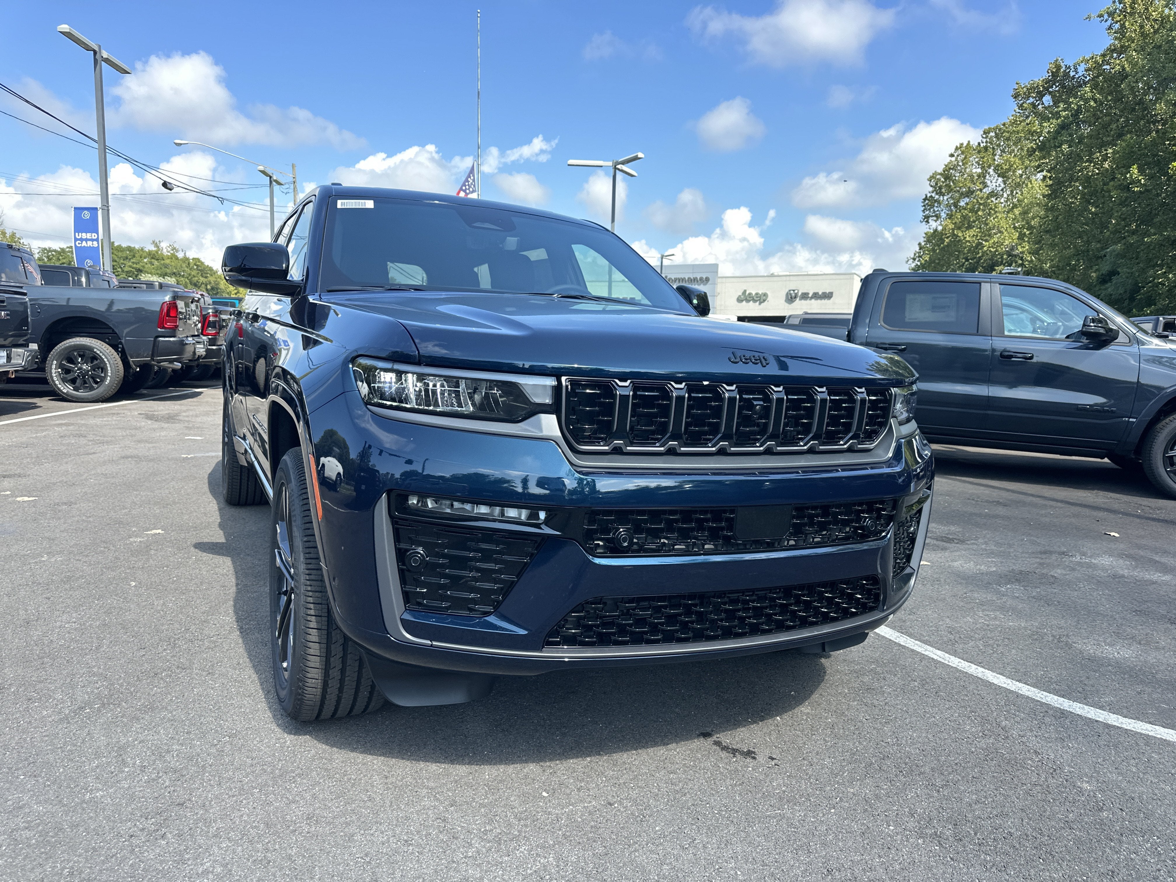 2027 Jeep Grand Cherokee L Limited Reserve