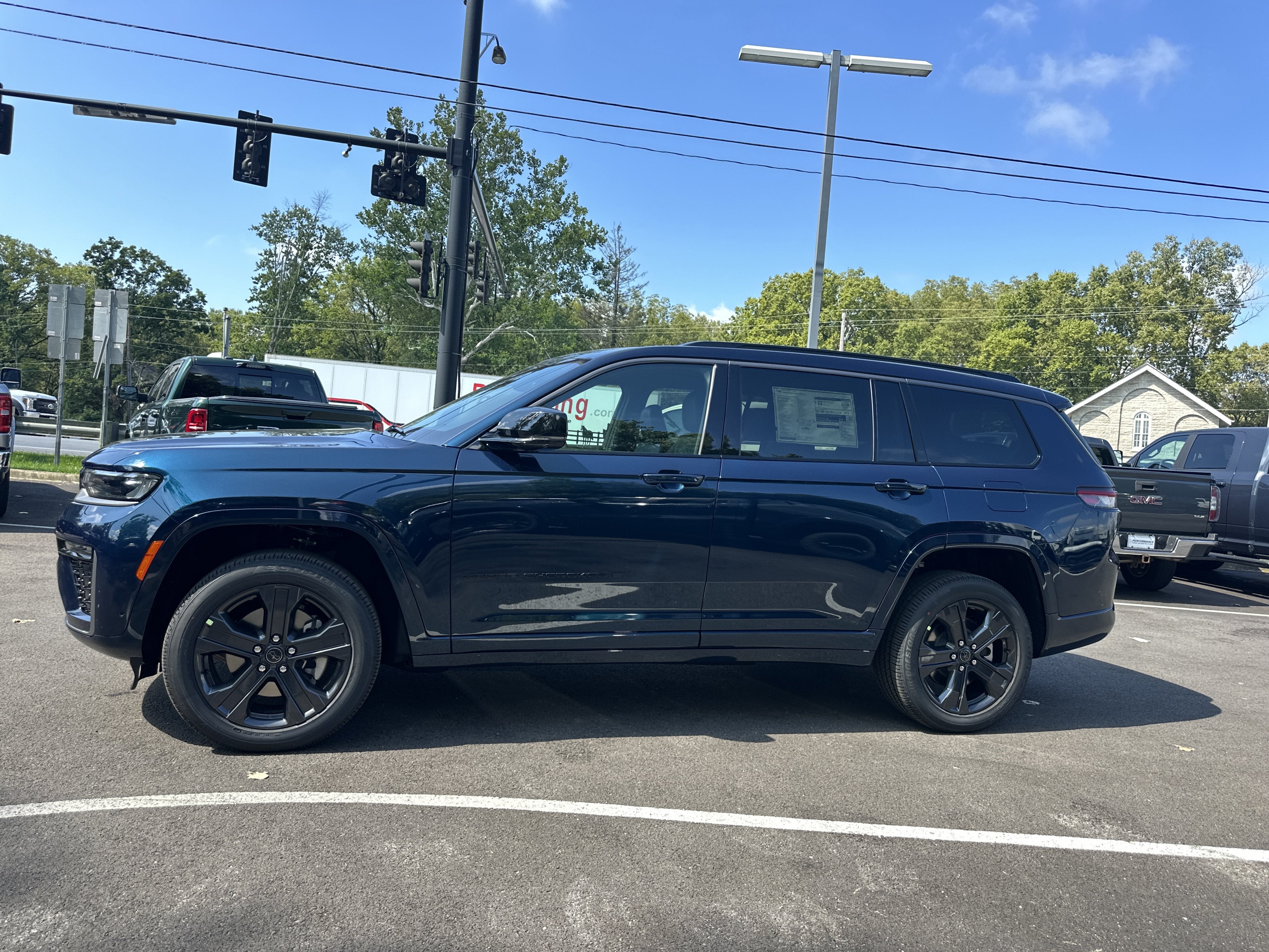 2027 Jeep Grand Cherokee L Limited Reserve