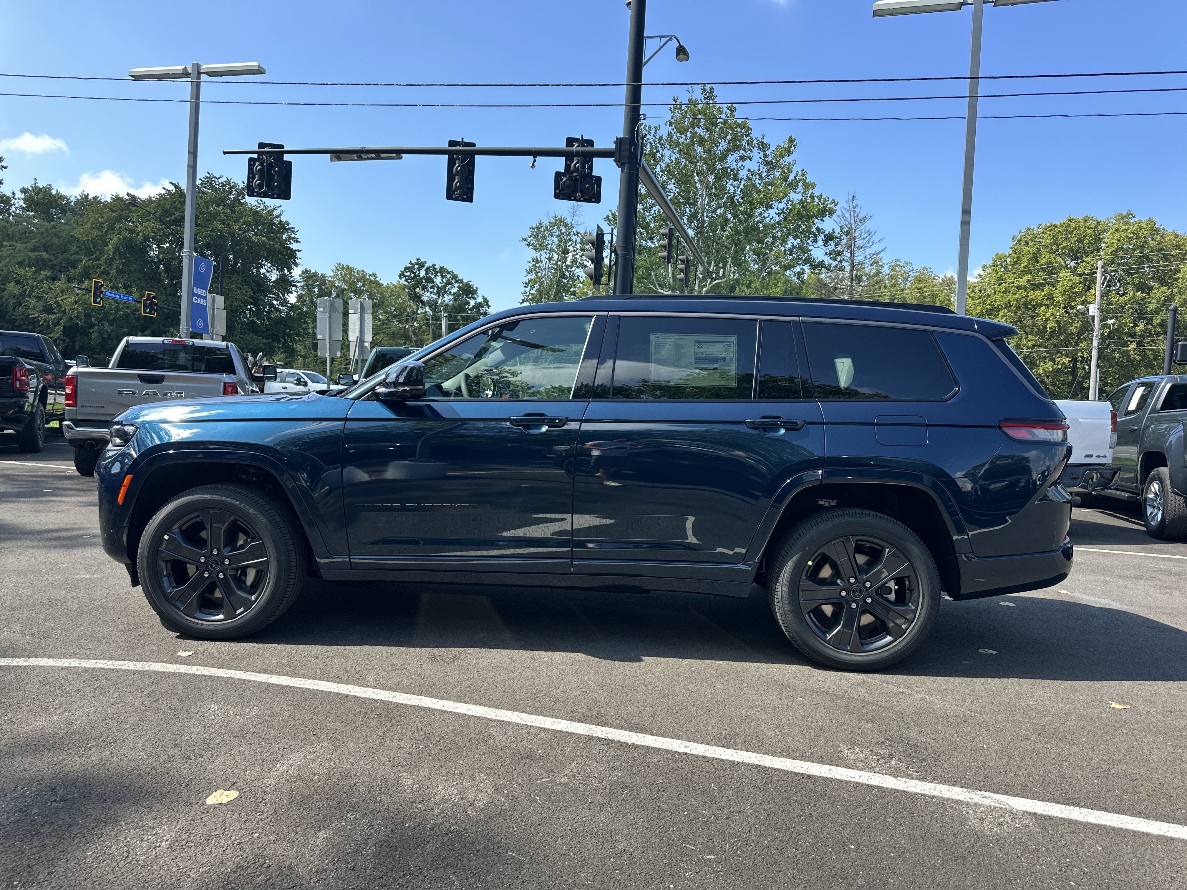 2027 Jeep Grand Cherokee L Limited Reserve