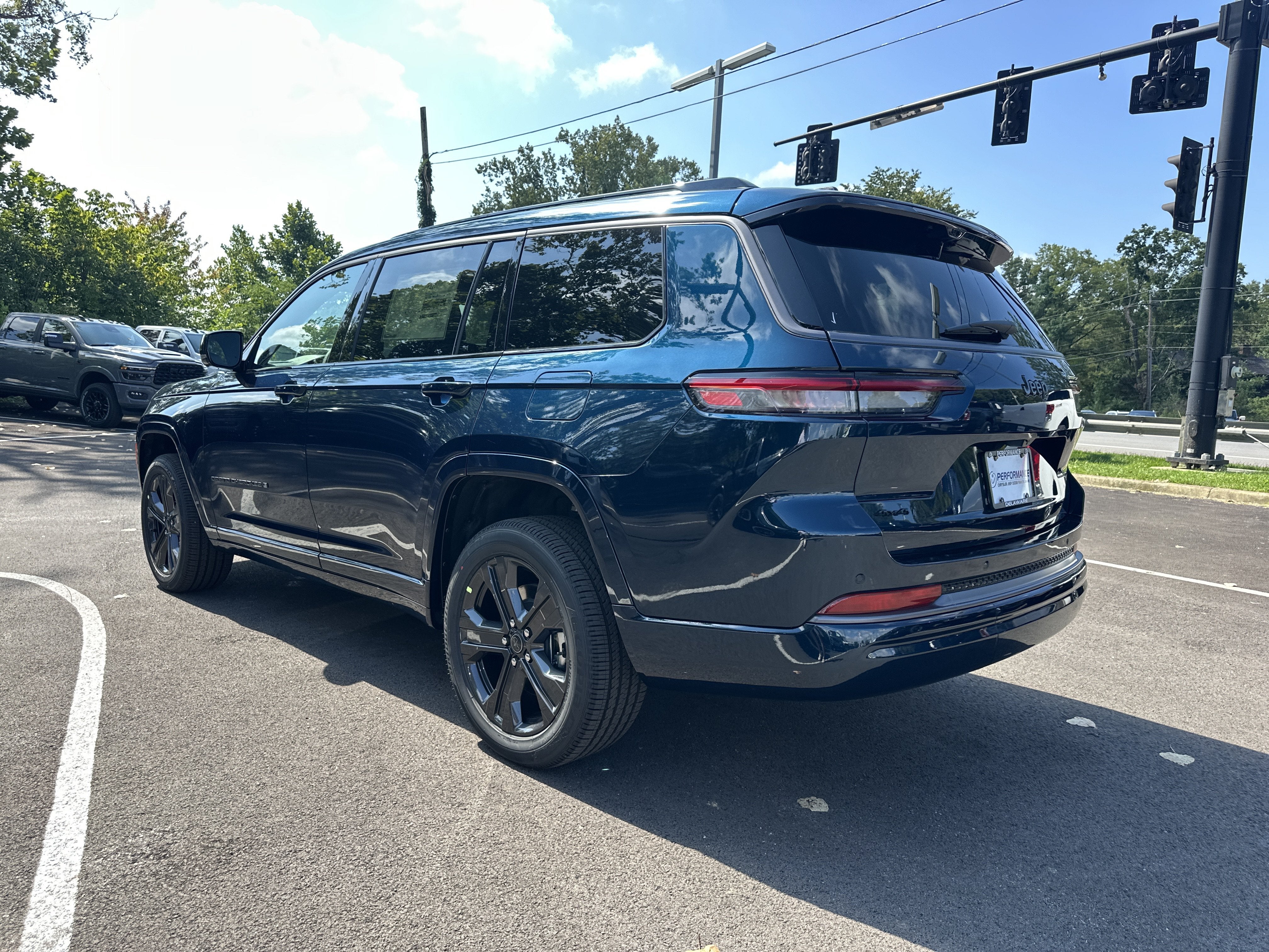 2027 Jeep Grand Cherokee L Limited Reserve