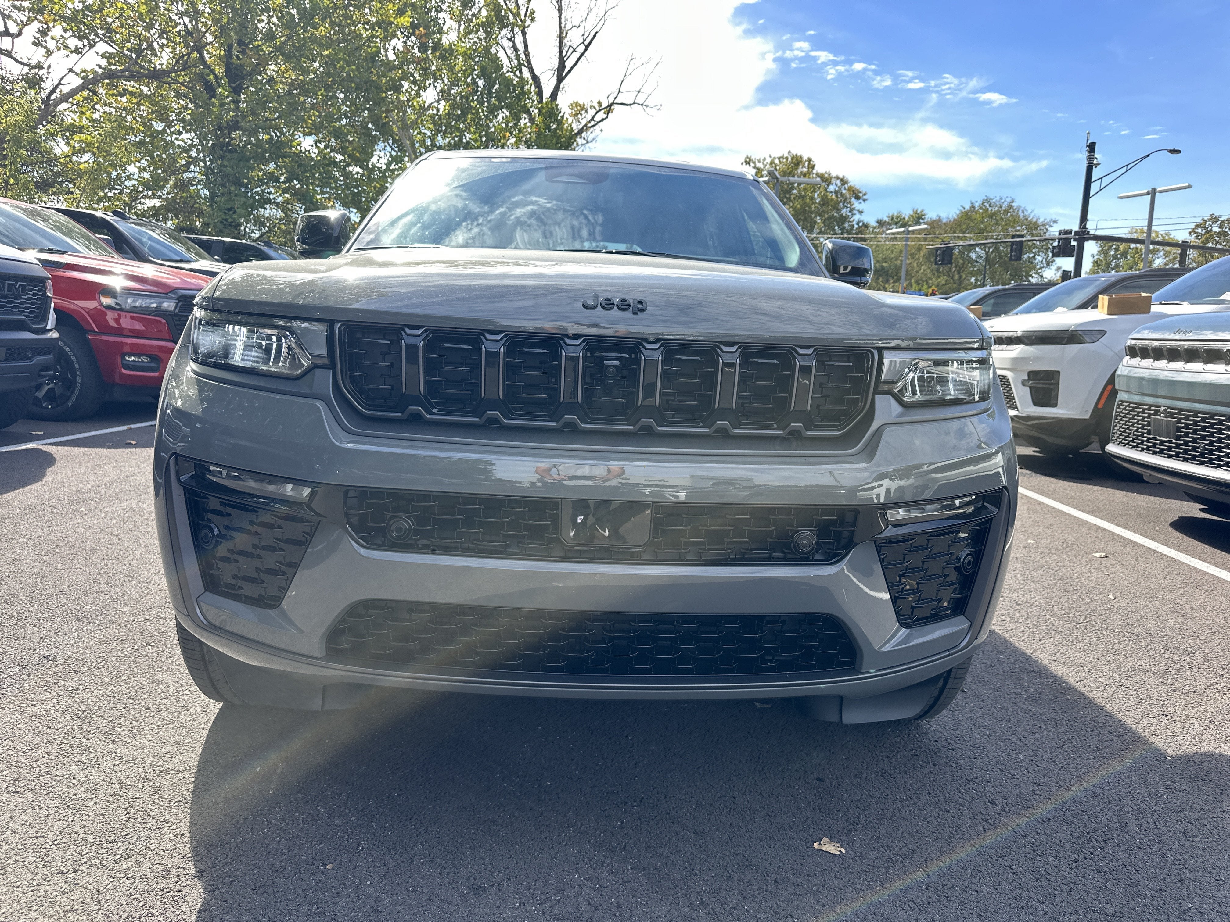 2027 Jeep Grand Cherokee L Limited Reserve