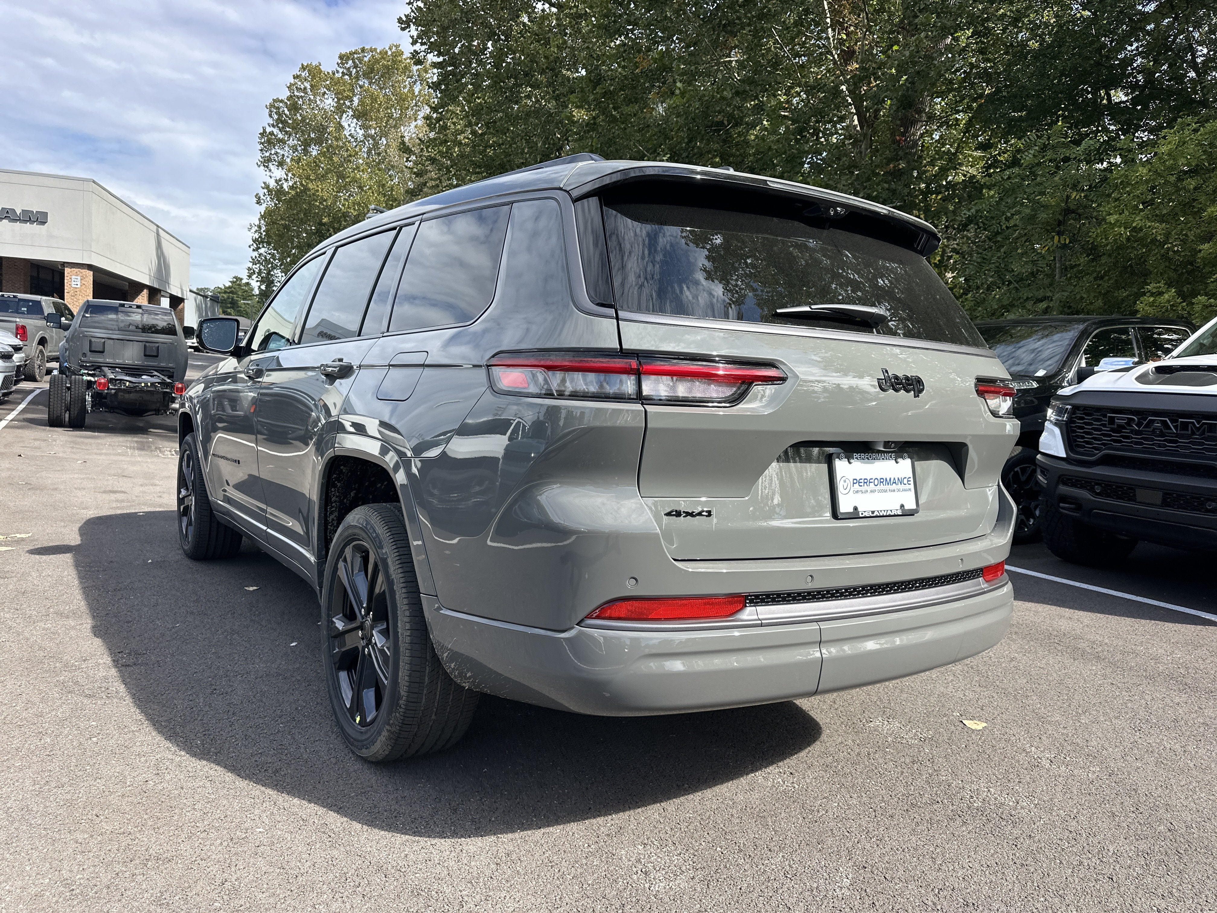 2027 Jeep Grand Cherokee L Limited Reserve