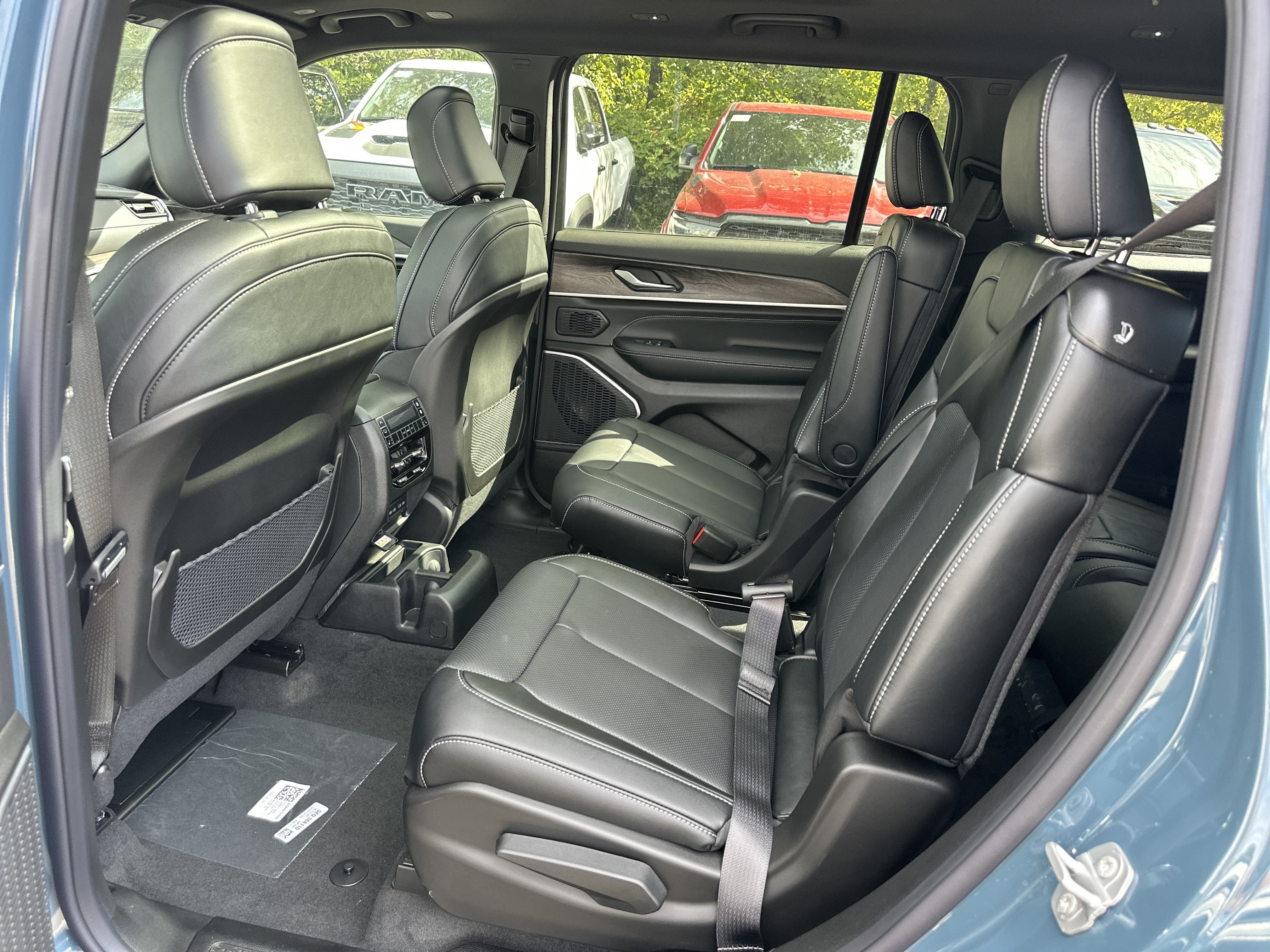 2027 Jeep Grand Cherokee L Limited Reserve