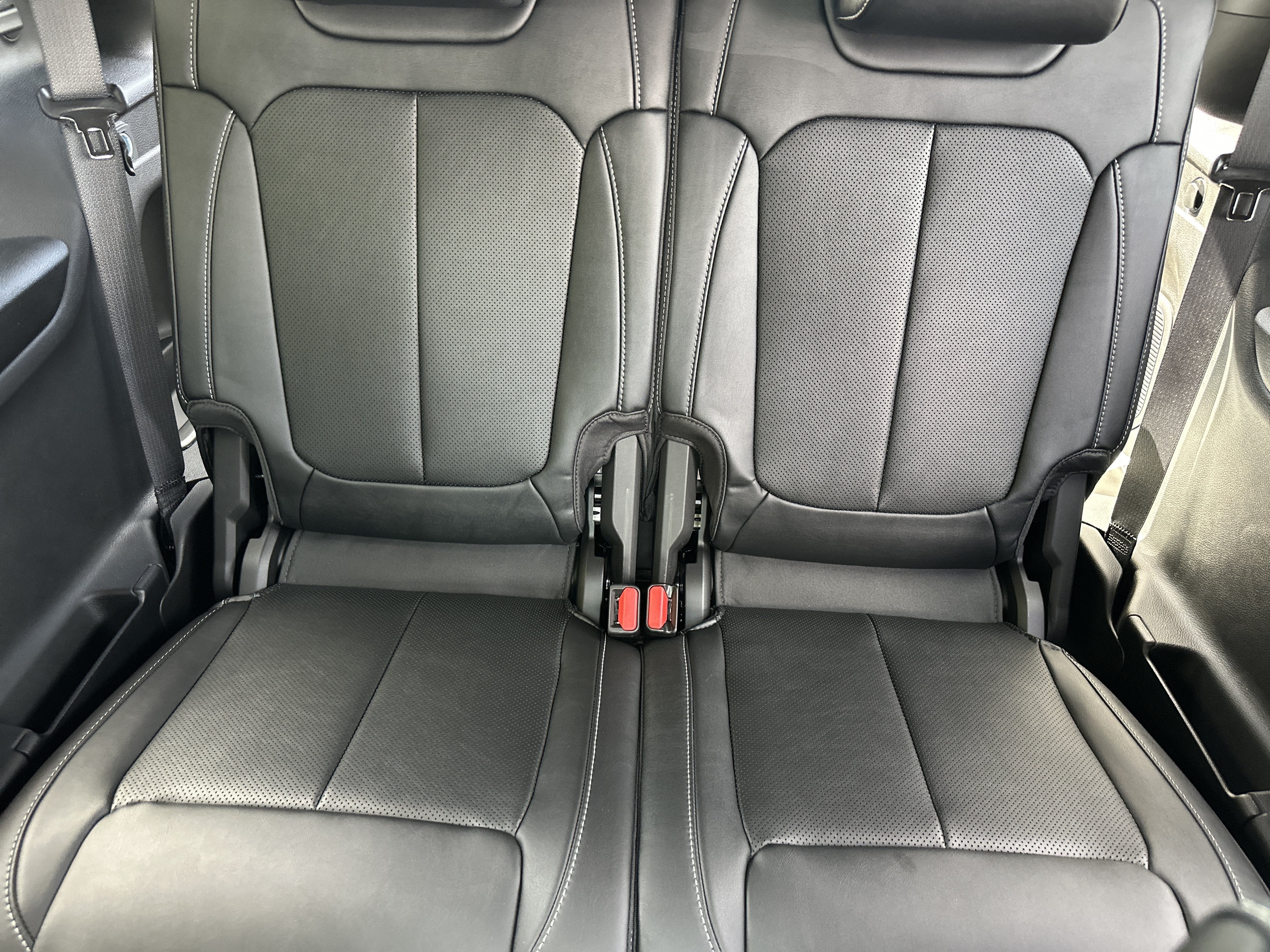 2027 Jeep Grand Cherokee L Limited Reserve