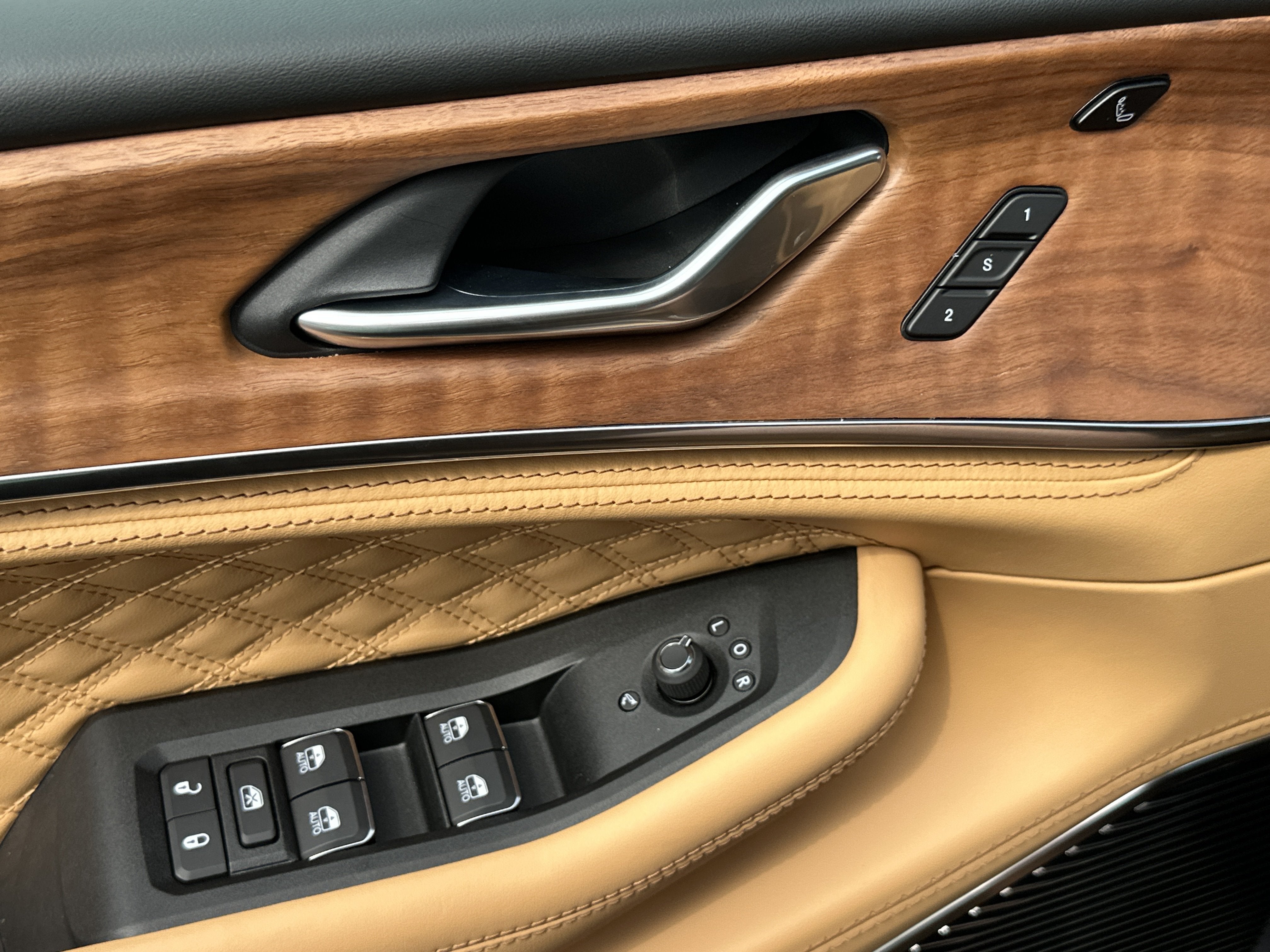 2027 Jeep Grand Cherokee L Summit
