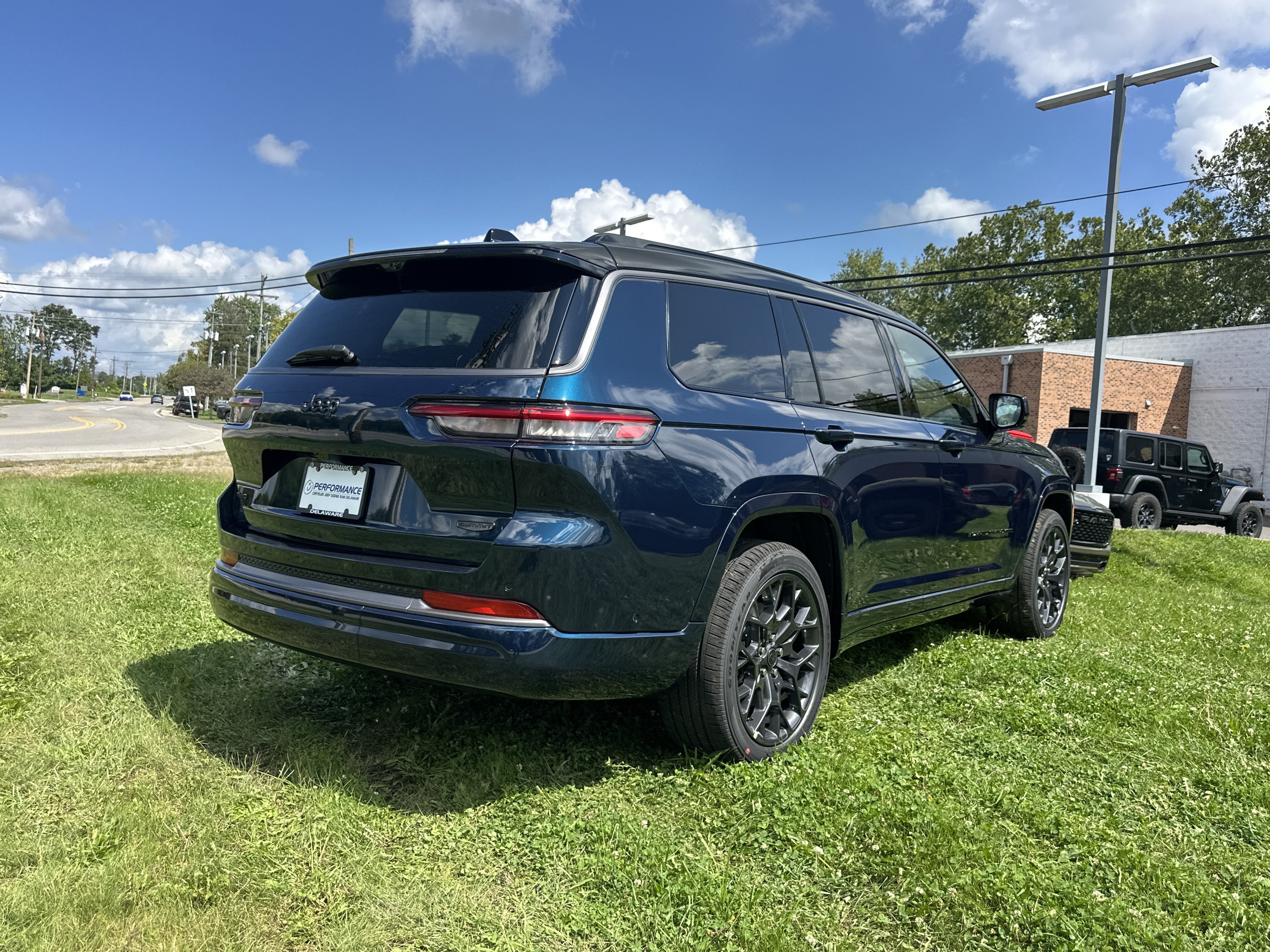 2027 Jeep Grand Cherokee L Summit