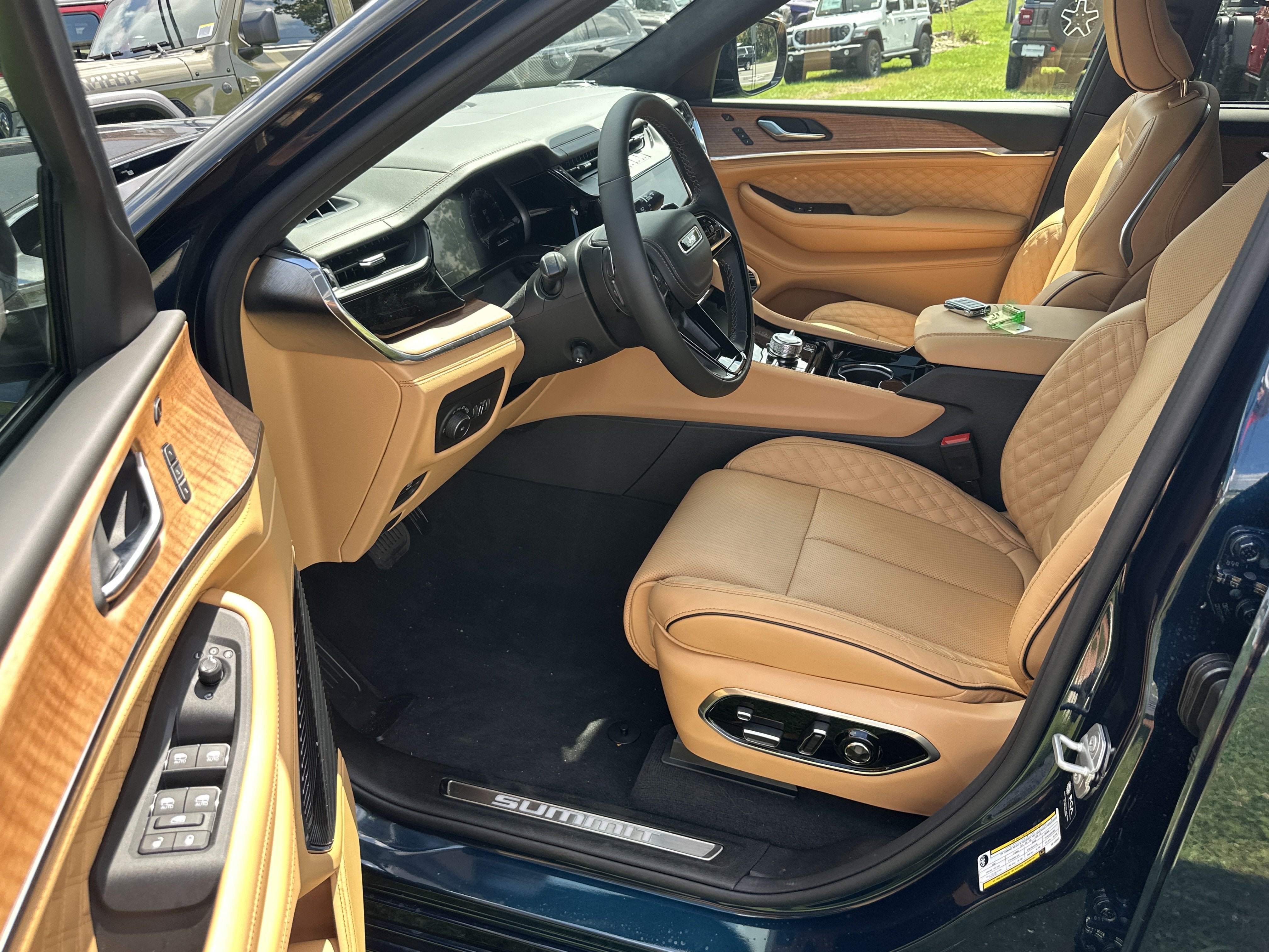 2027 Jeep Grand Cherokee L Summit