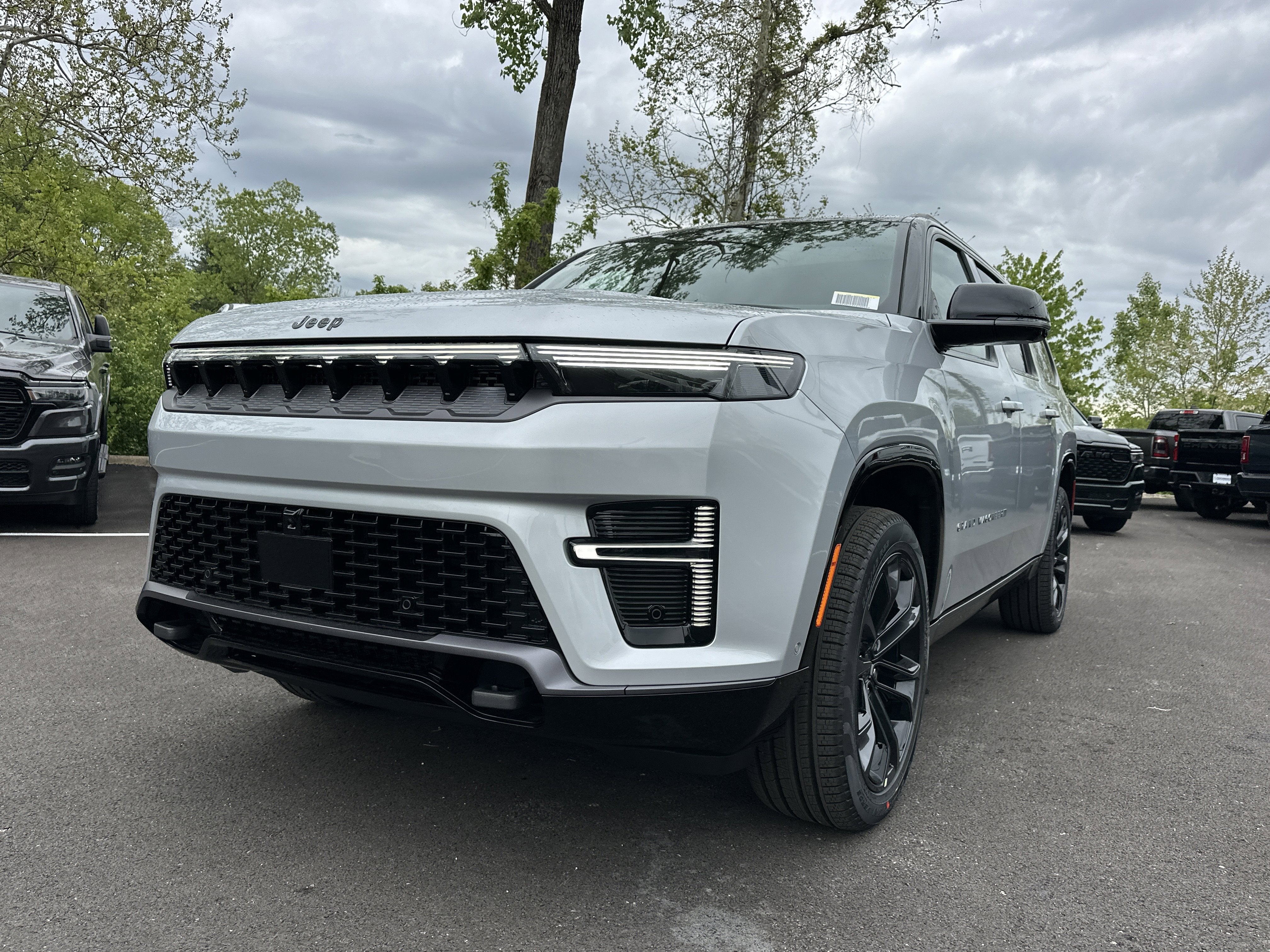 2026 Jeep Grand Wagoneer L Summit Obsidian