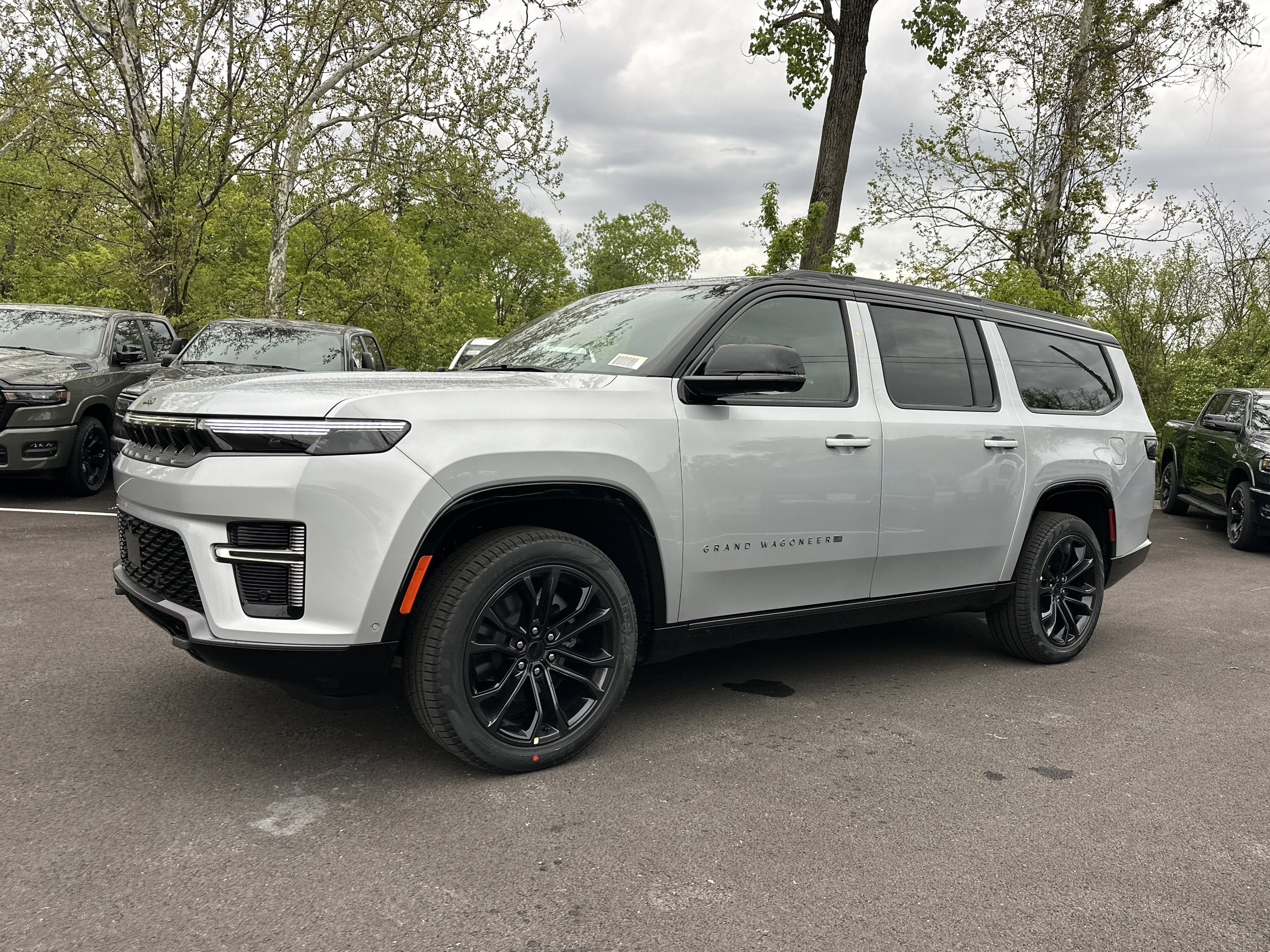 2026 Jeep Grand Wagoneer L Summit Obsidian