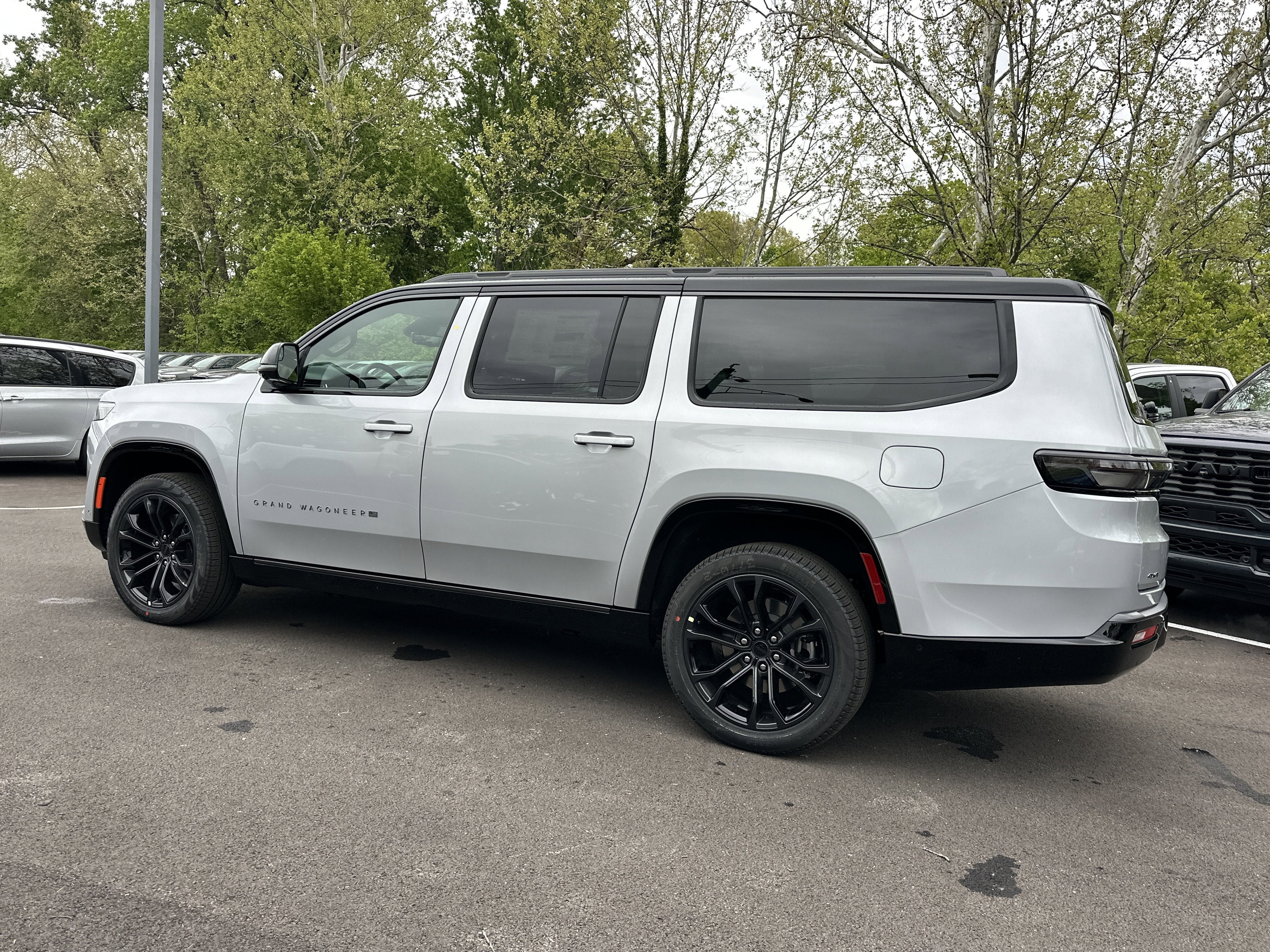 2026 Jeep Grand Wagoneer L Summit Obsidian