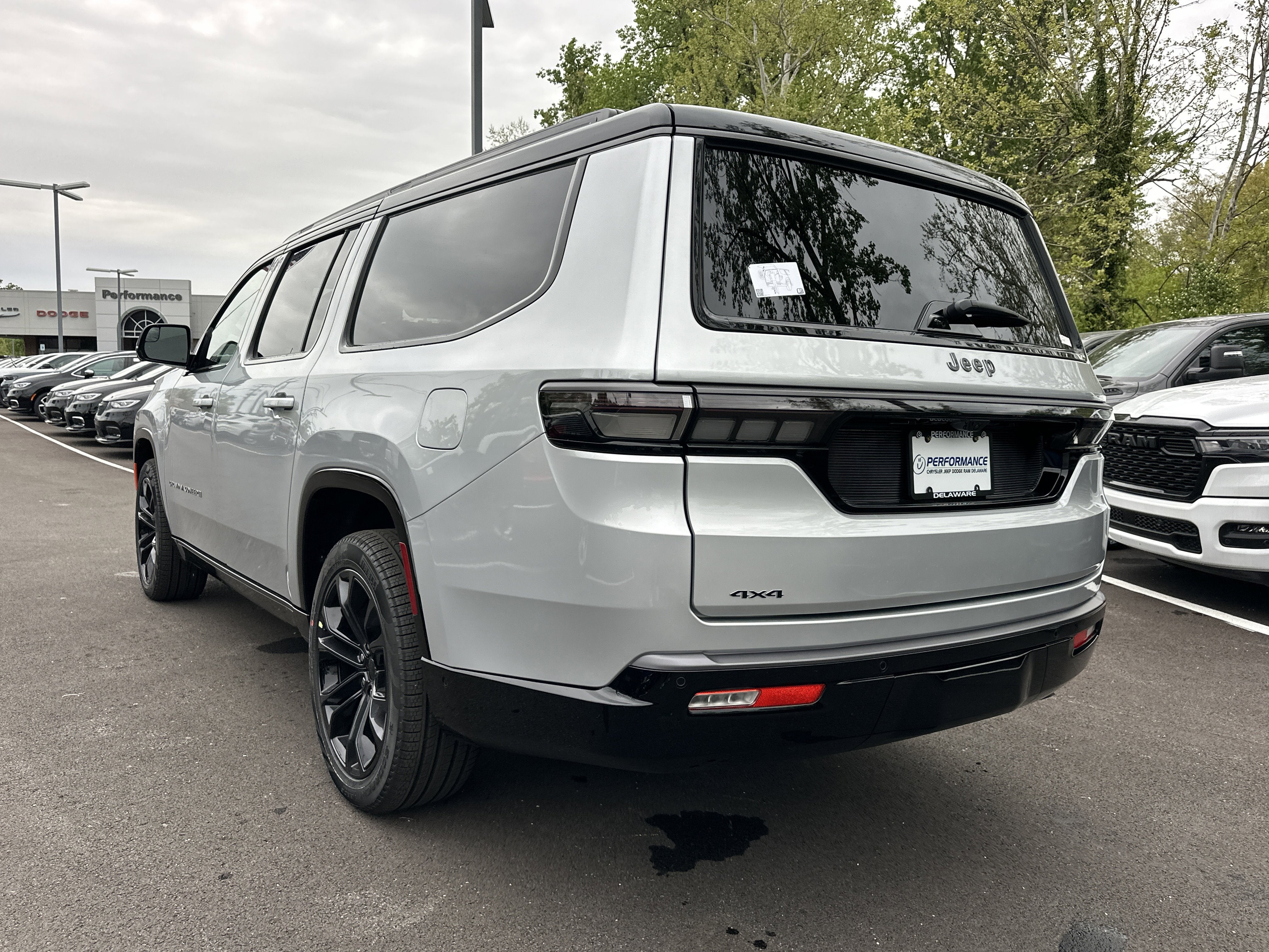 2026 Jeep Grand Wagoneer L Summit Obsidian
