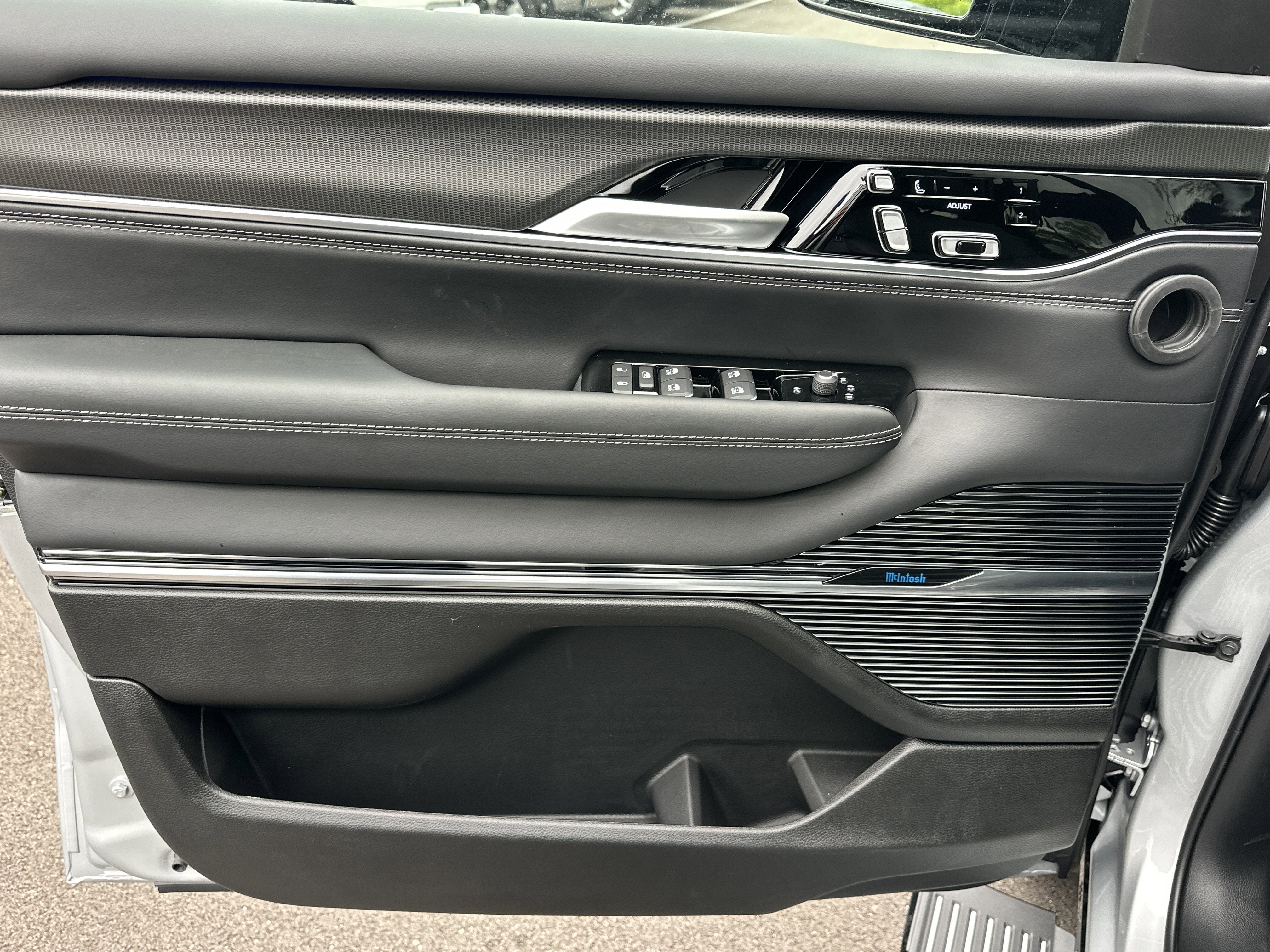 2026 Jeep Grand Wagoneer L Summit Obsidian