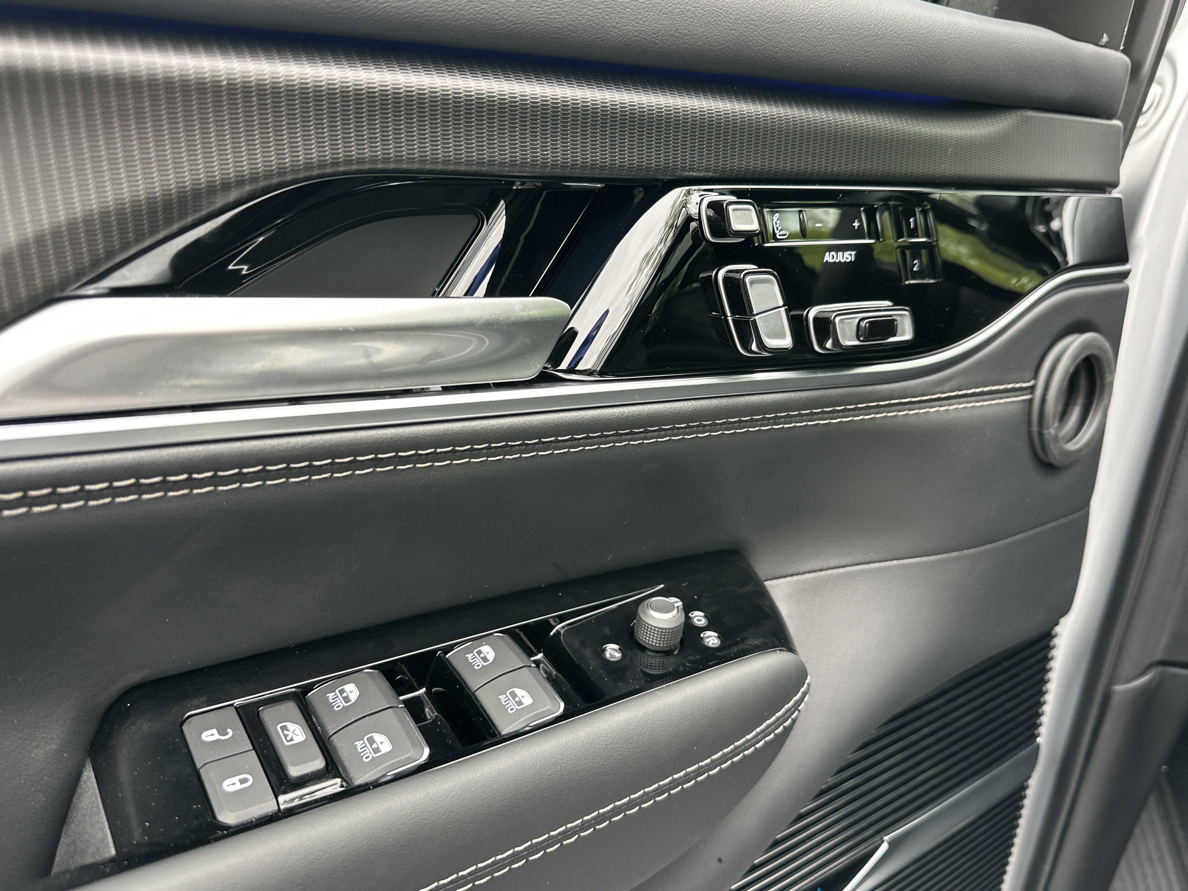 2026 Jeep Grand Wagoneer L Summit Obsidian