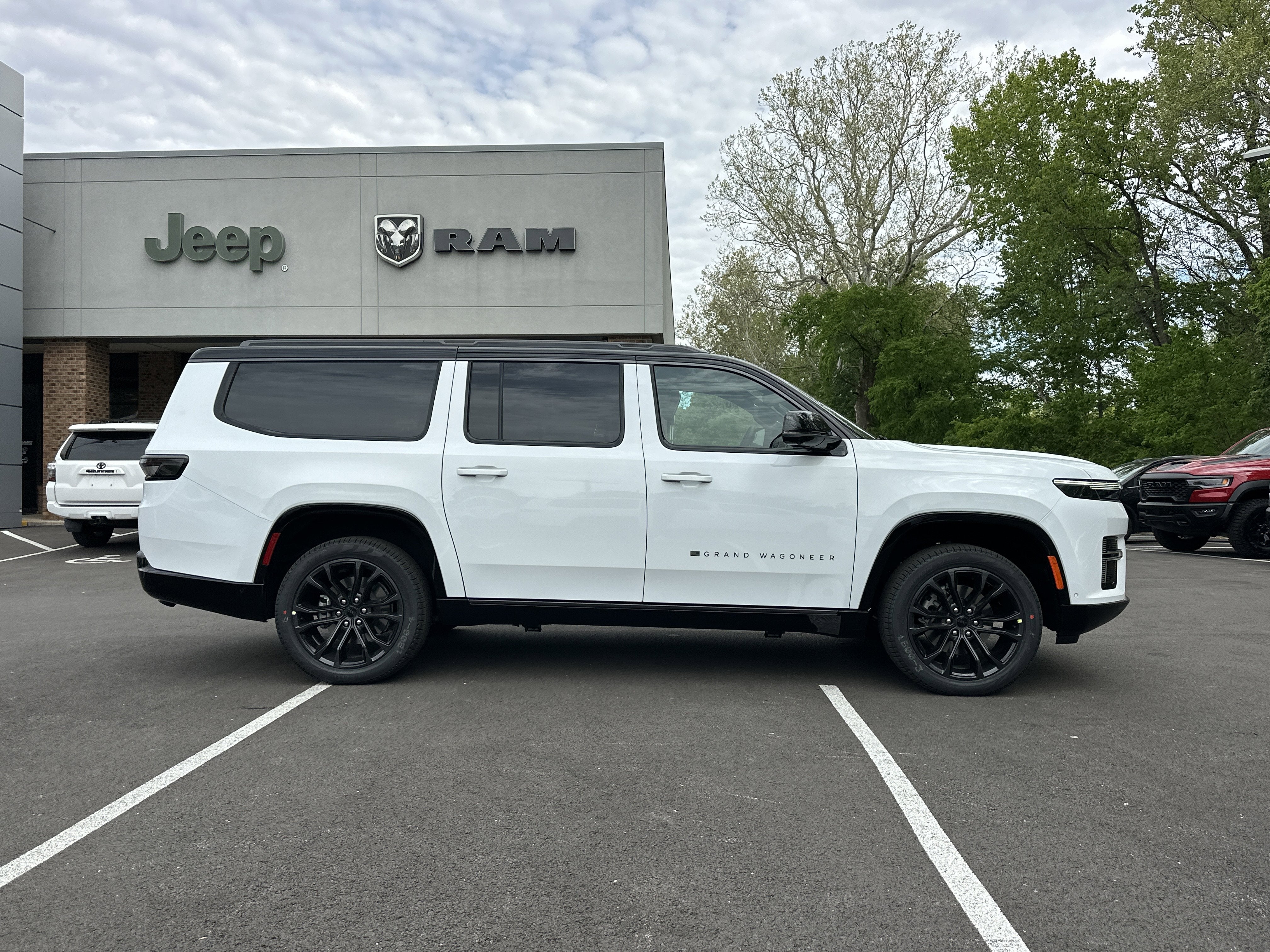 2026 Jeep Grand Wagoneer L Summit Reserve
