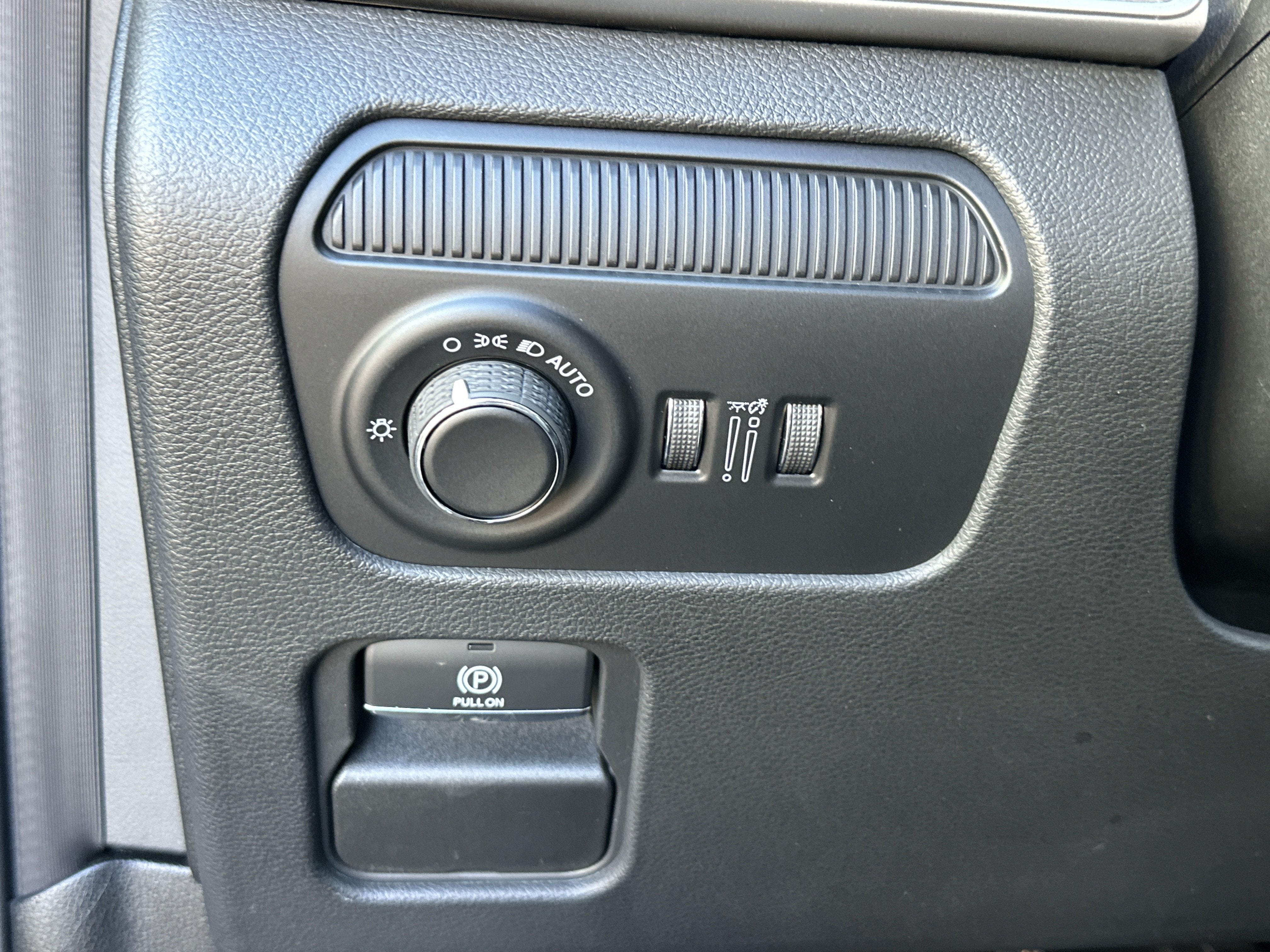 2027 Jeep Grand Wagoneer Upland